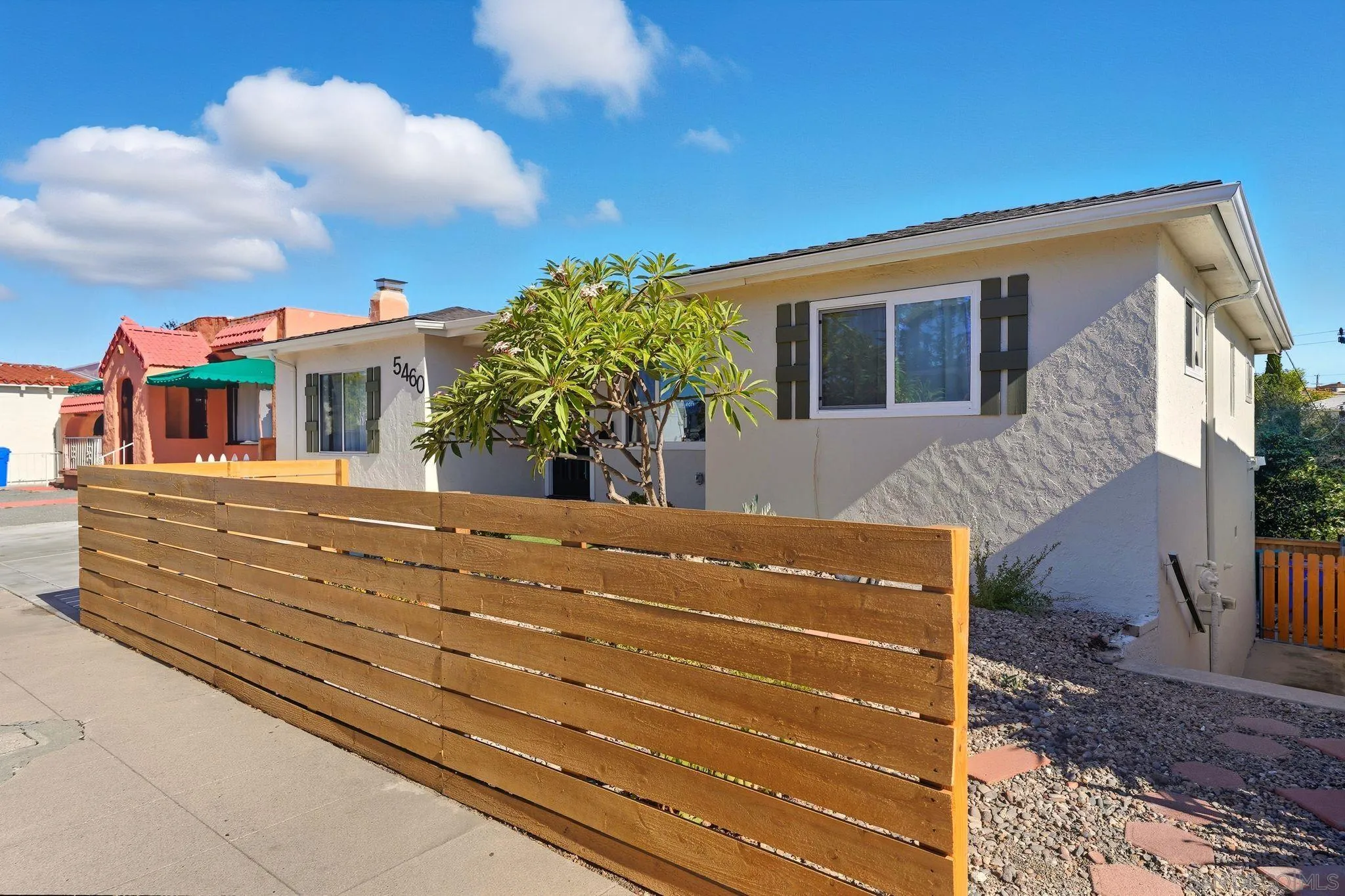 https://cdn.realtyfeed.com/cdn/127/250041824/05f607420d40f32ec9f287c792d4b2ca.webp