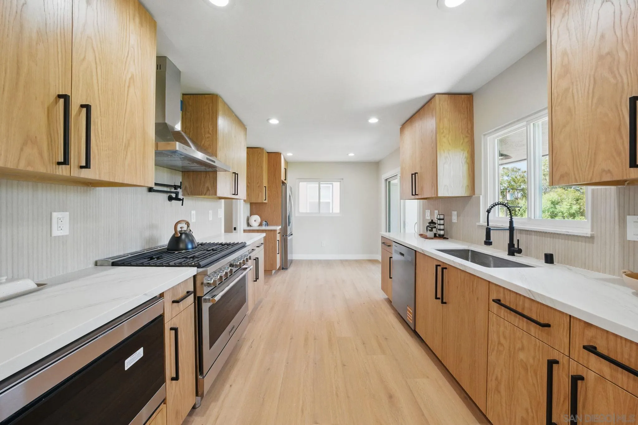 https://cdn.realtyfeed.com/cdn/127/250041824/541b398875cfda8e5172dd48930d0eae.webp