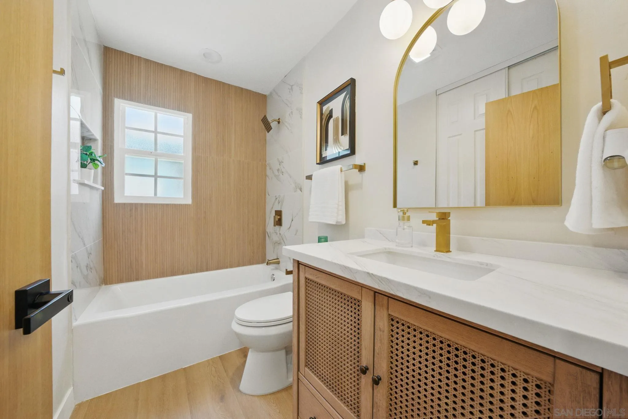 https://cdn.realtyfeed.com/cdn/127/250041824/7411d1253ffe61b1ab24fc489b7c1e7e.webp