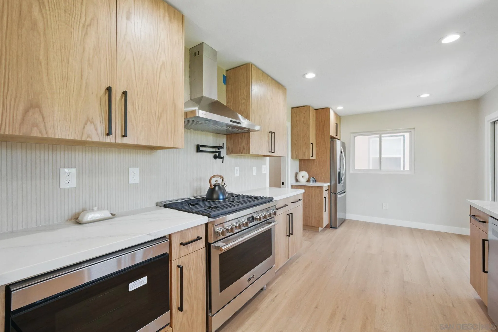 https://cdn.realtyfeed.com/cdn/127/250041824/f27d179c172fd2192fa8275061cbe5a2.webp