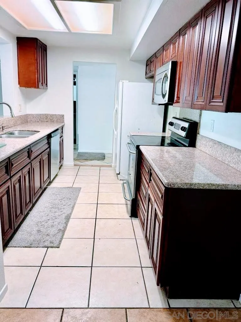 https://cdn.realtyfeed.com/cdn/127/250041828/6e5c4cd4cf829afe64769fd3ef9936e4.webp