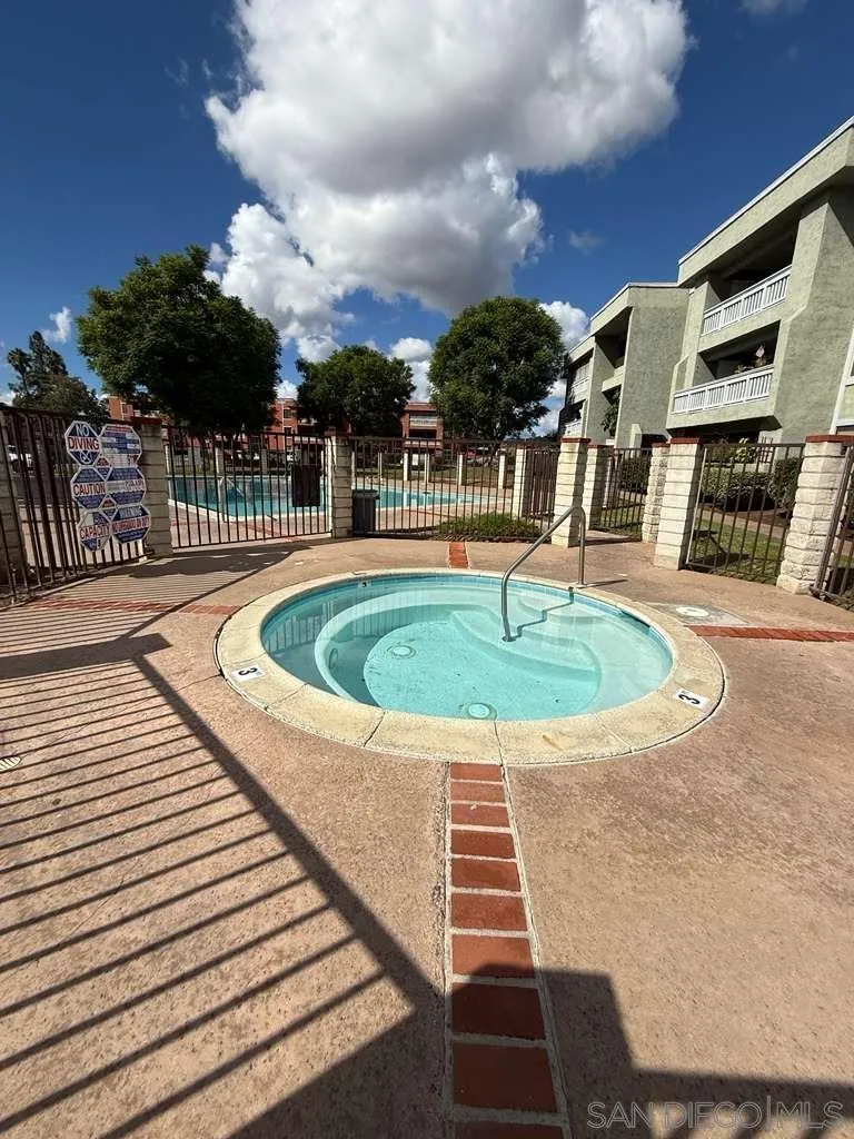 Photo #2: 250041828 Listing 