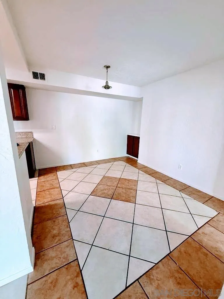 https://cdn.realtyfeed.com/cdn/127/250041828/f891461675edb037a9fd32c9a4807024.webp