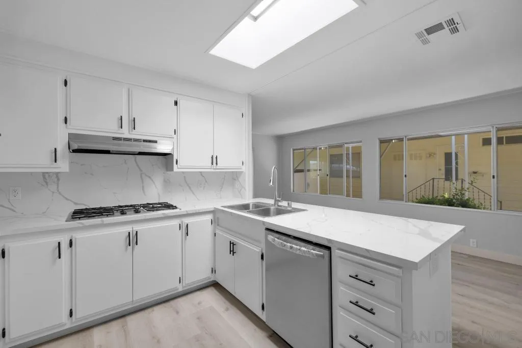 https://cdn.realtyfeed.com/cdn/127/250041829/069ed2b66af095182215e1946ab8a894.webp