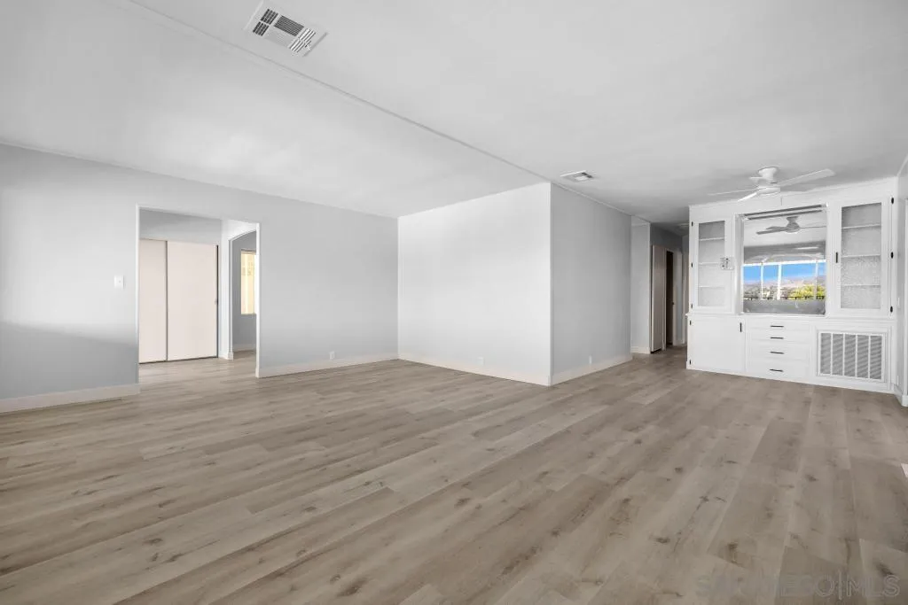 https://cdn.realtyfeed.com/cdn/127/250041829/0a4da4f883b733b9af1120f5d4ae3d1a.webp