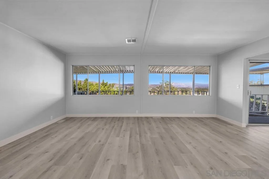 https://cdn.realtyfeed.com/cdn/127/250041829/7ddfbf82fdd53c2c5723e42eb1e39c4d.webp