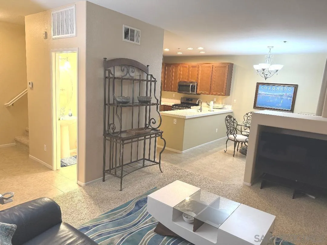 Photo #3: 250041830 Listing: Photo #3