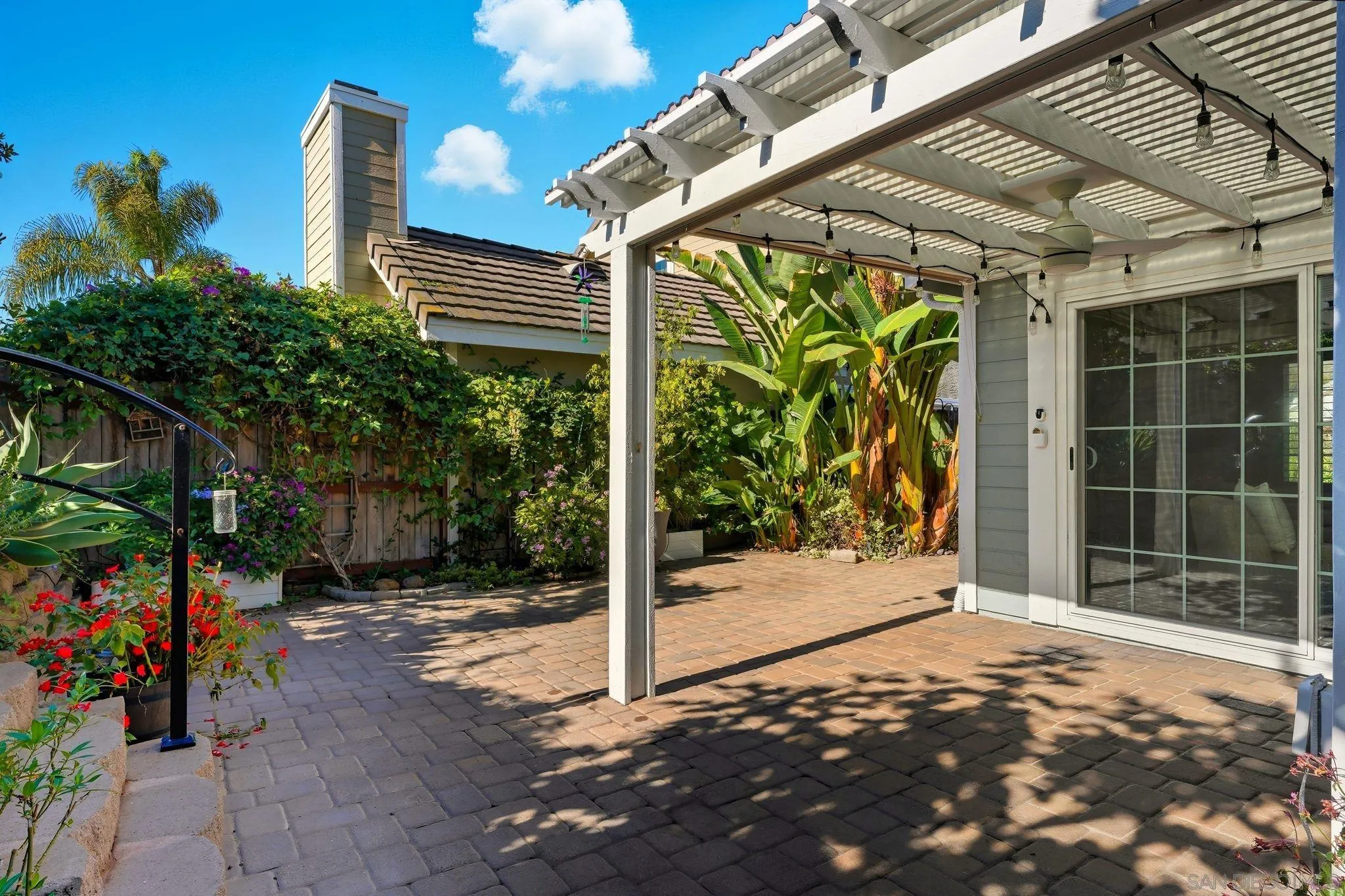 https://cdn.realtyfeed.com/cdn/127/250041831/1d2a4ba81a4254826d3db59b518ff82b.webp