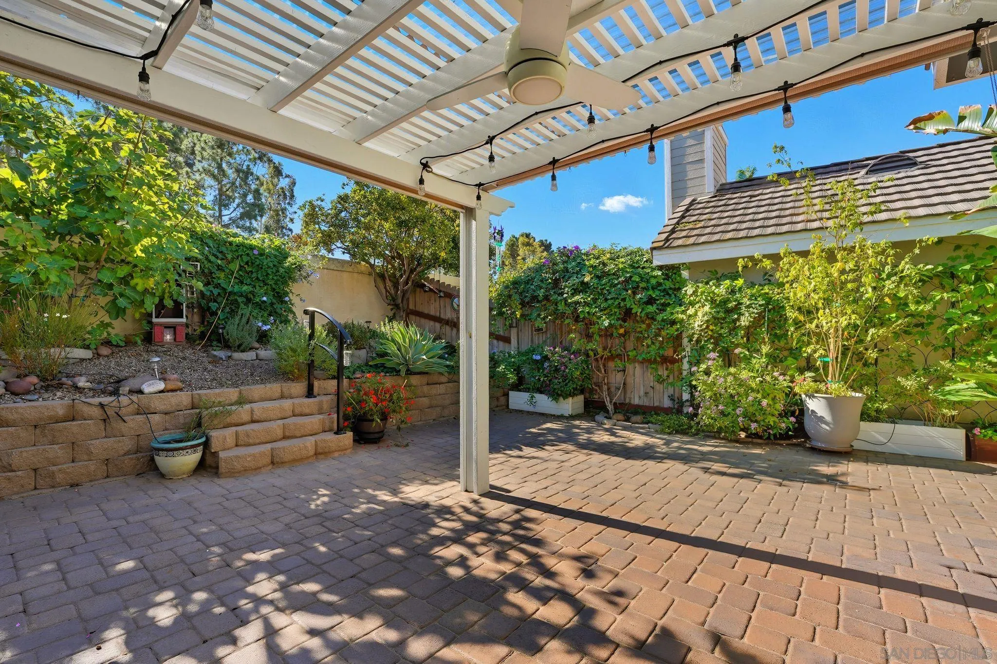 https://cdn.realtyfeed.com/cdn/127/250041831/2811e49e88f79f19d4c8547d5812164a.webp