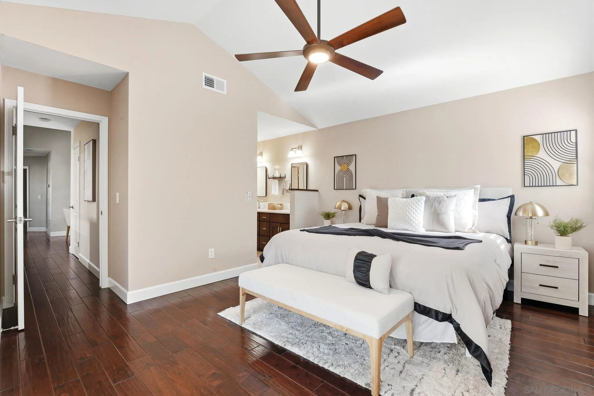 https://cdn.realtyfeed.com/cdn/127/250041831/5a5166e5eb1a3c10745d3c9aa8dd2df1.webp