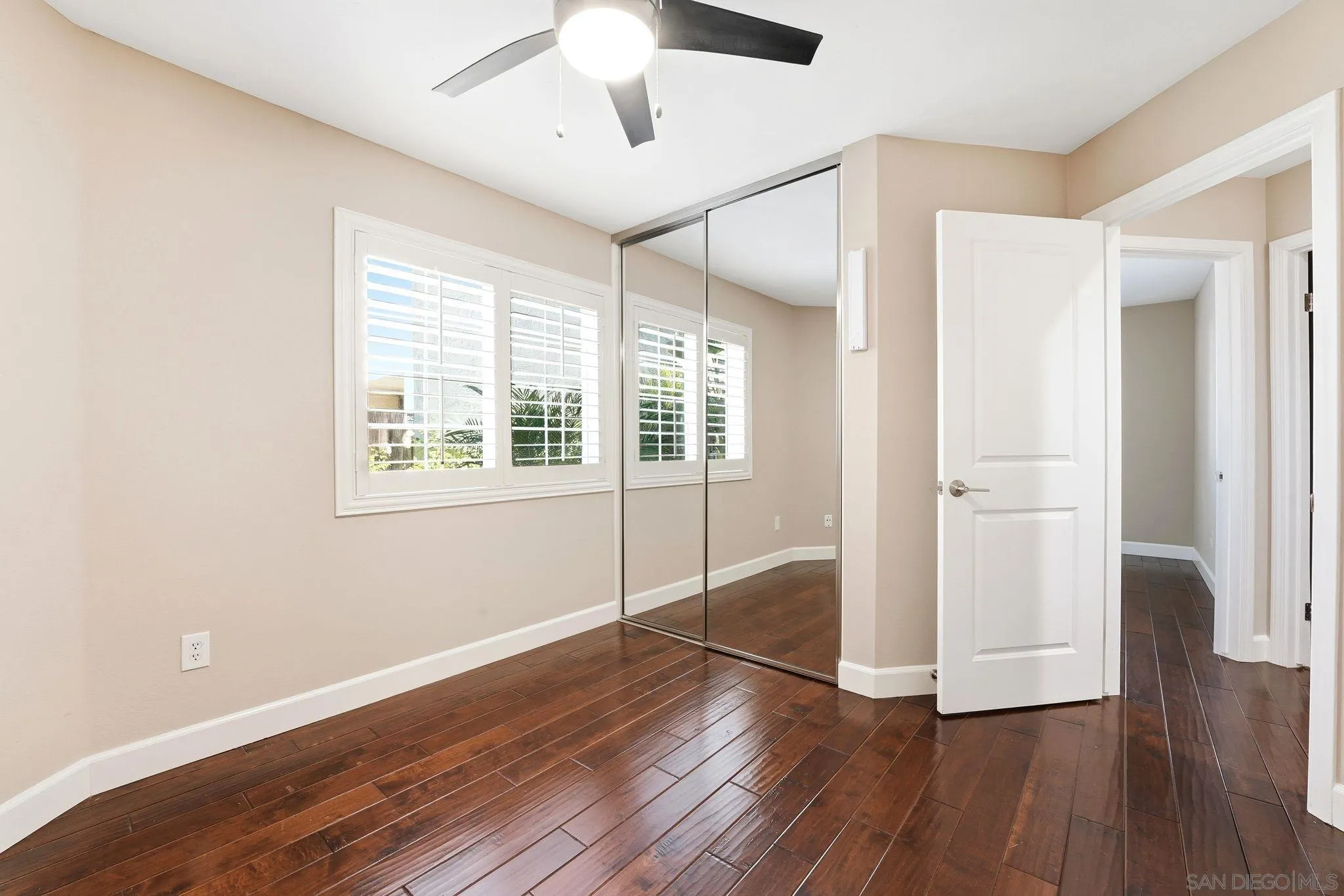 https://cdn.realtyfeed.com/cdn/127/250041831/81fadec9fdbc83e50bc39b28ab5b89fe.webp