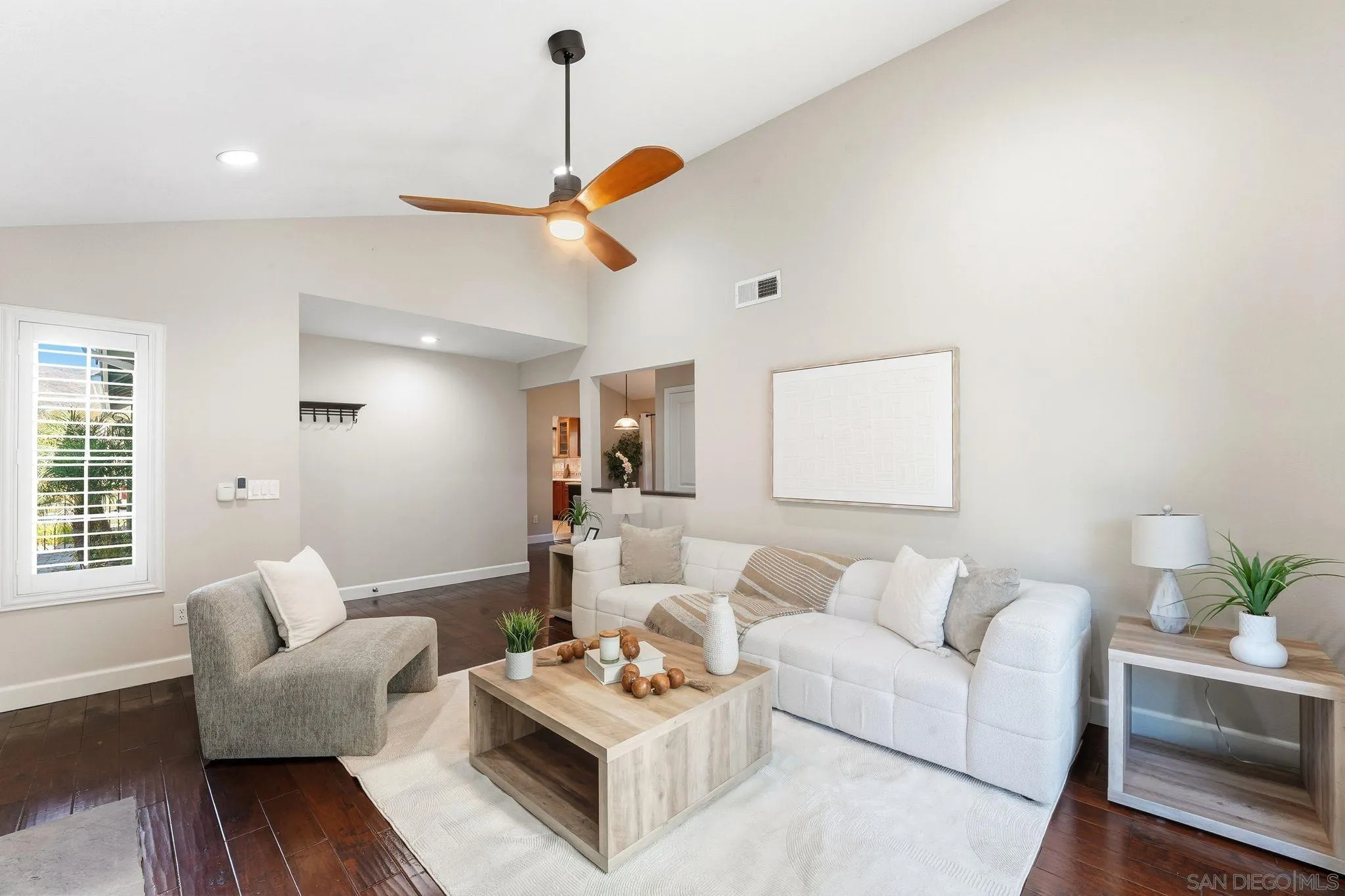 https://cdn.realtyfeed.com/cdn/127/250041831/e187b4efac8f9986205bdf622b10efc6.webp