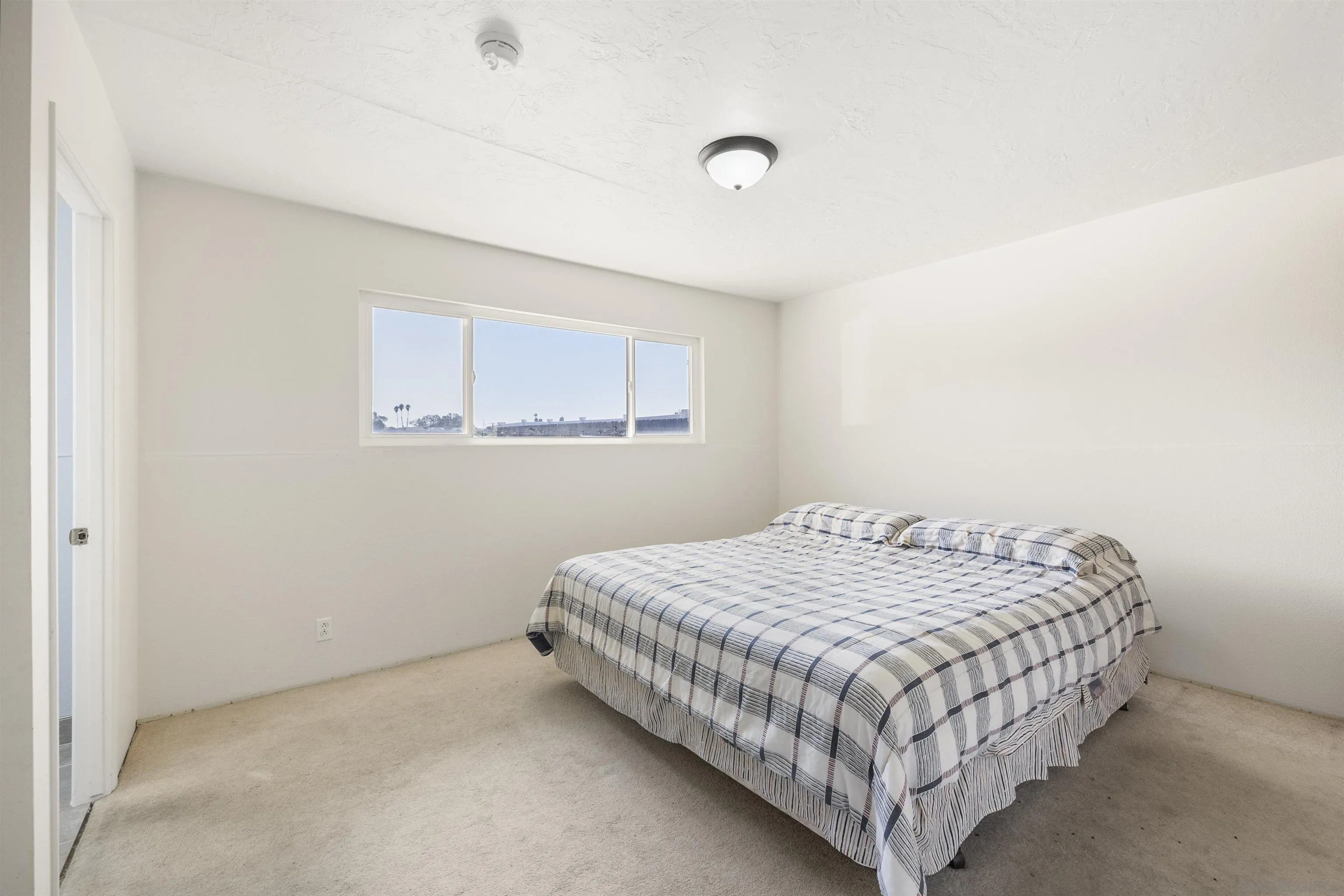 https://cdn.realtyfeed.com/cdn/127/250041834/2e7b01d6c1716a6733b14f8742dbef4b.webp