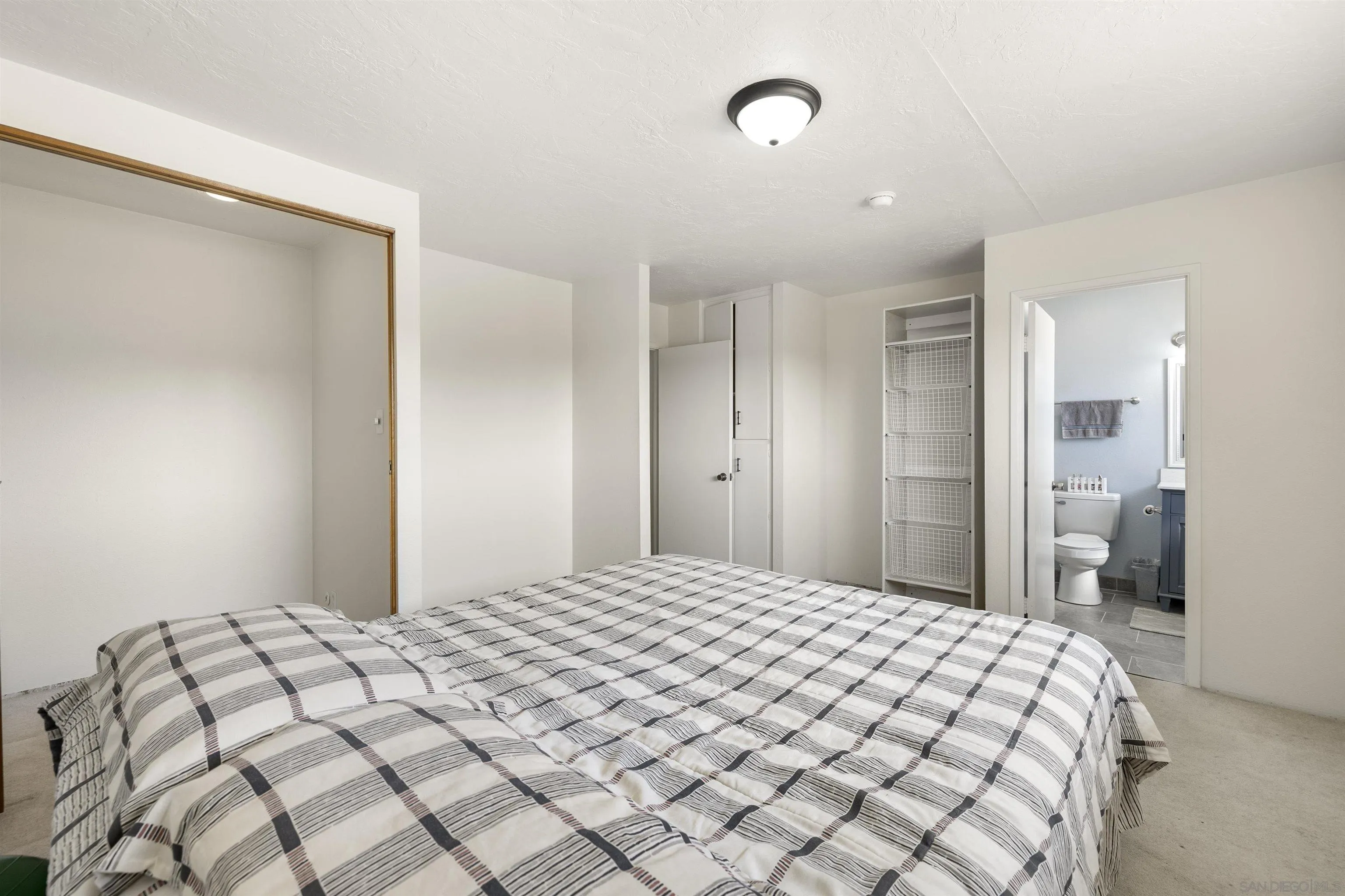 https://cdn.realtyfeed.com/cdn/127/250041834/d58eafd657ddd076921f066a5f5b9168.webp