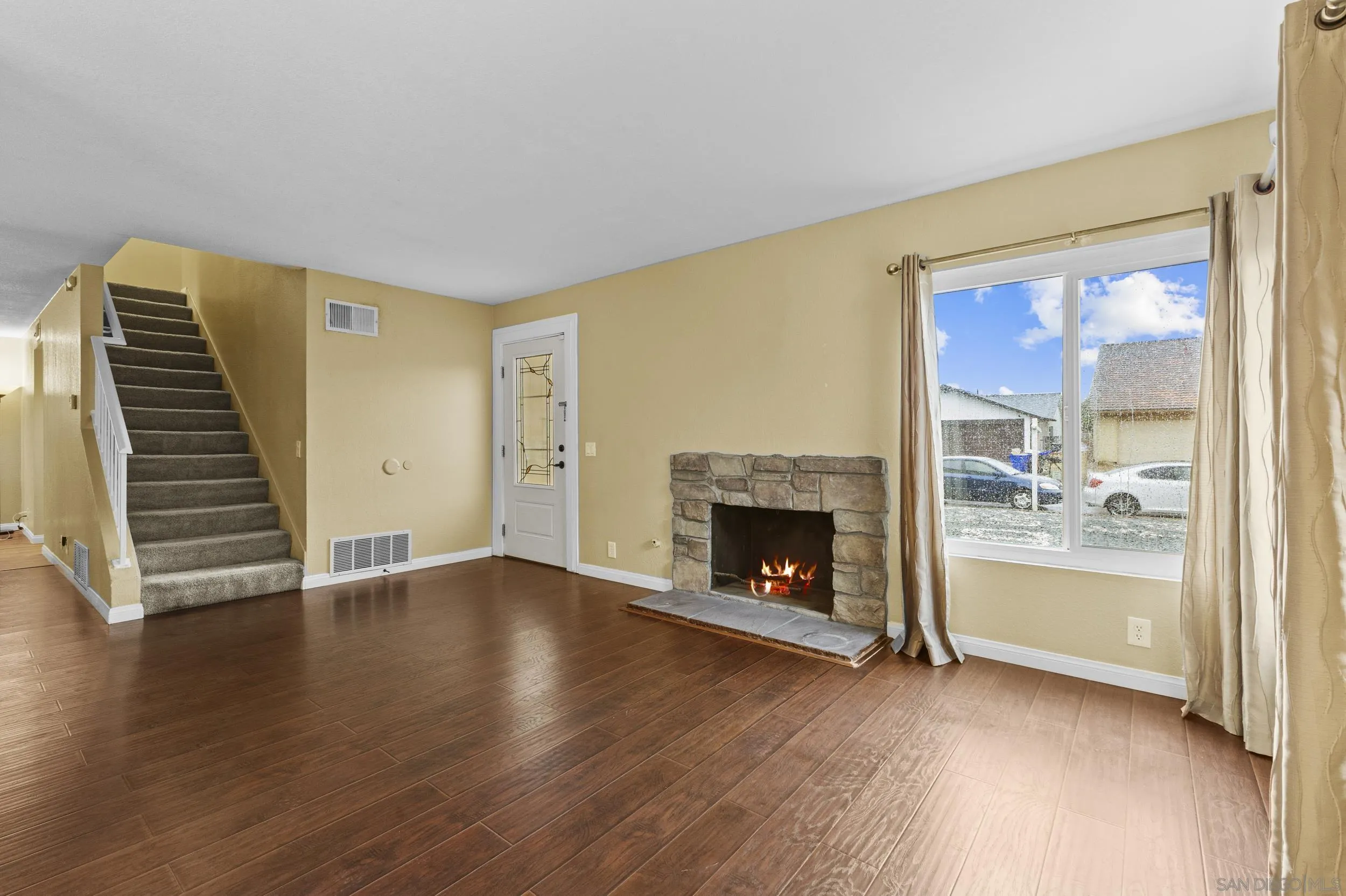 https://cdn.realtyfeed.com/cdn/127/250041835/0cead471f47bc4a81f833b0917de702d.webp