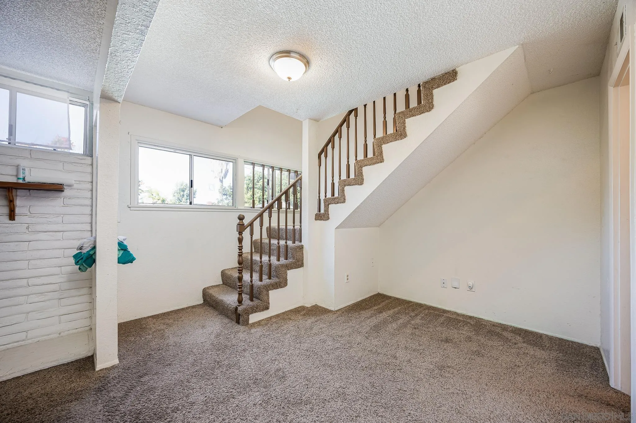 https://cdn.realtyfeed.com/cdn/127/250041837/1fad12d2dc241cf8bc71701328fdb6e8.webp