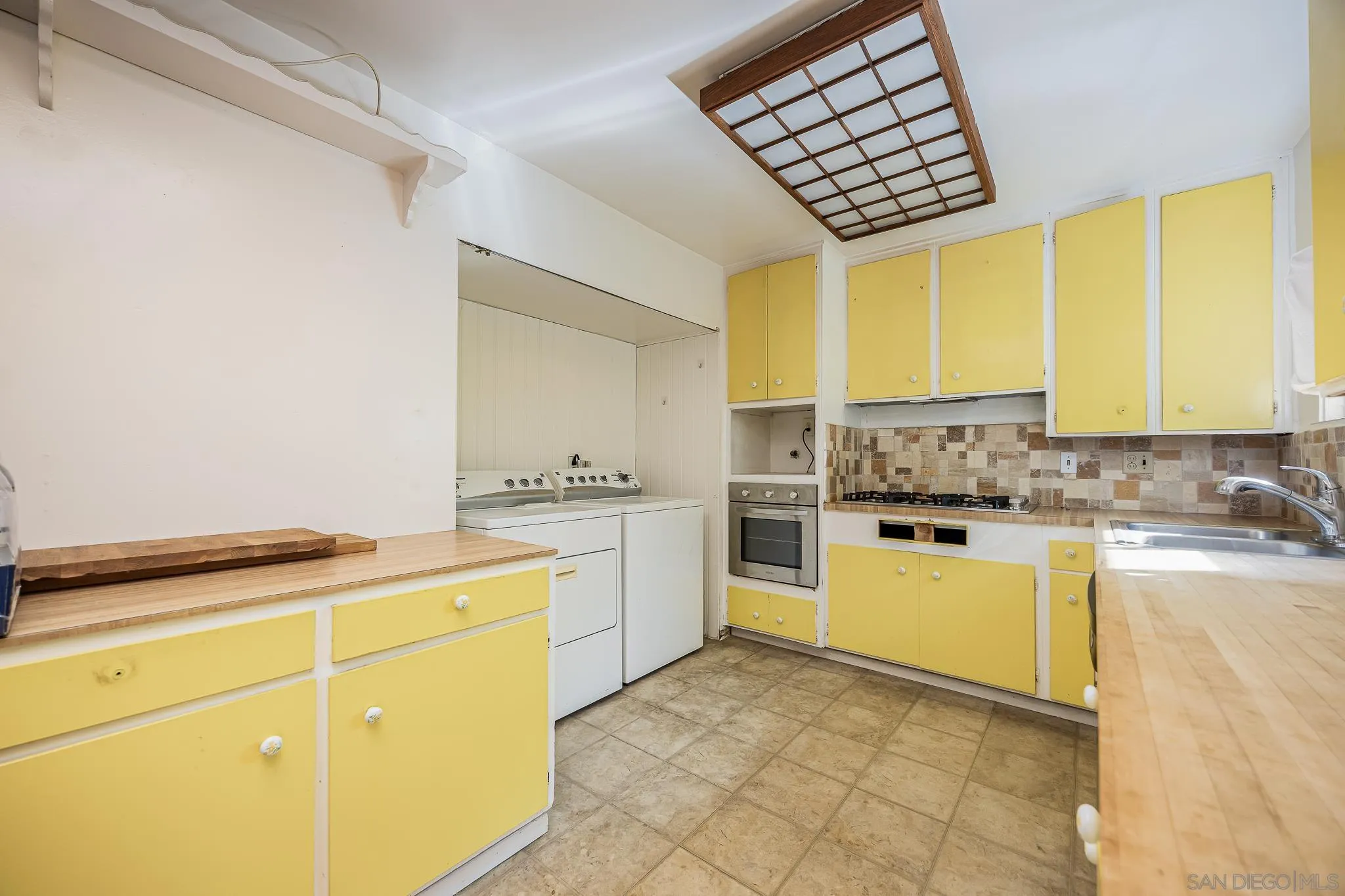 https://cdn.realtyfeed.com/cdn/127/250041837/2ce06abf2d1239ba02ddb36137284e68.webp