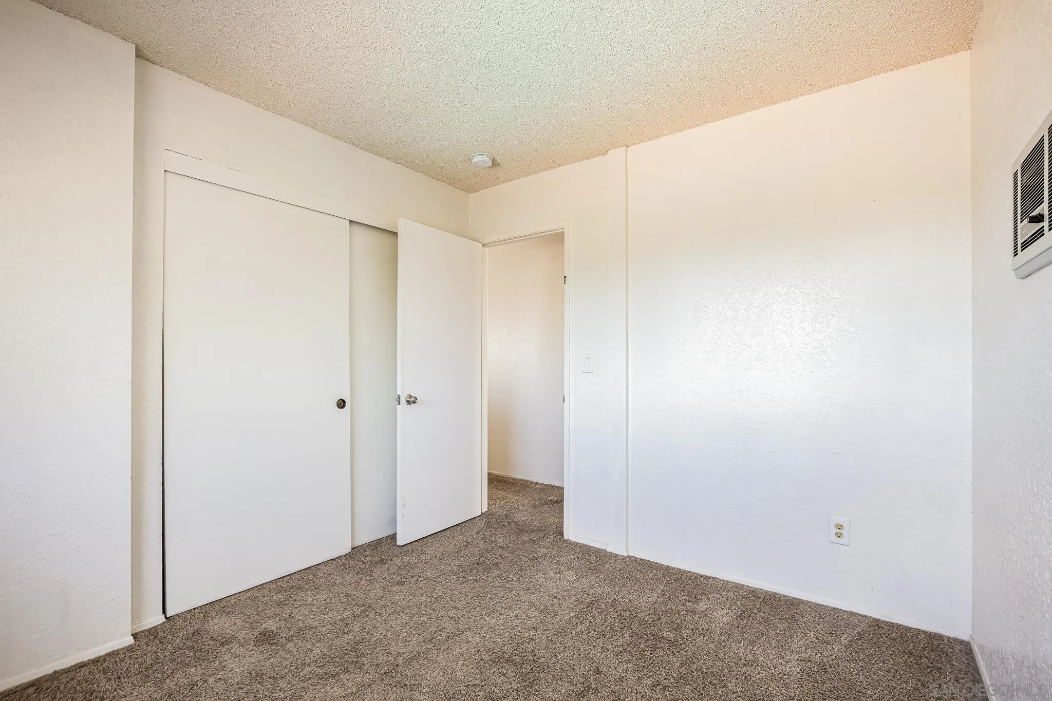 https://cdn.realtyfeed.com/cdn/127/250041837/3494f9ab6ec2b3f8e8b53bd8b2749d46.webp