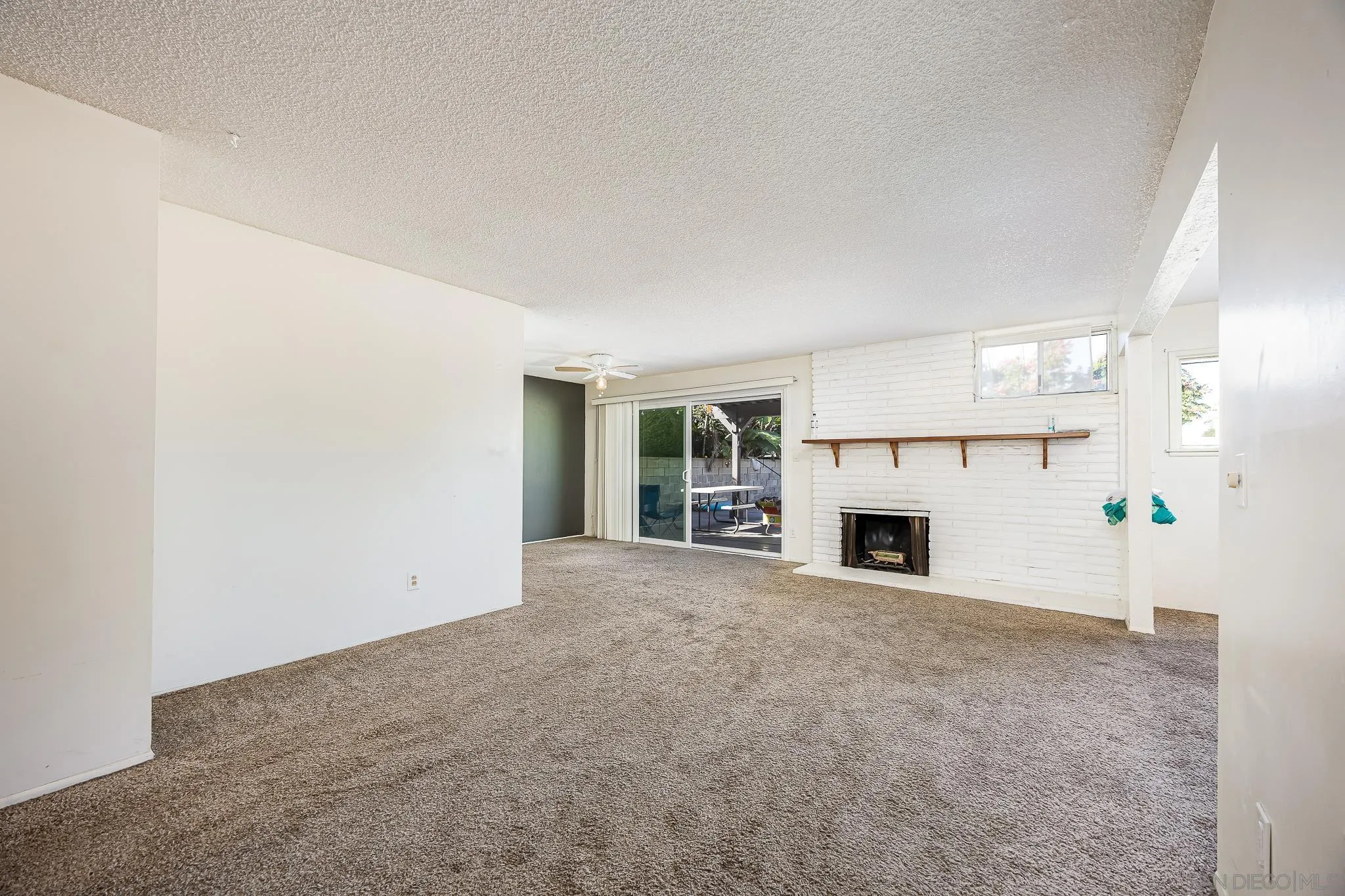 https://cdn.realtyfeed.com/cdn/127/250041837/e889efe8c8c6ea3c2dba93088a1b5471.webp