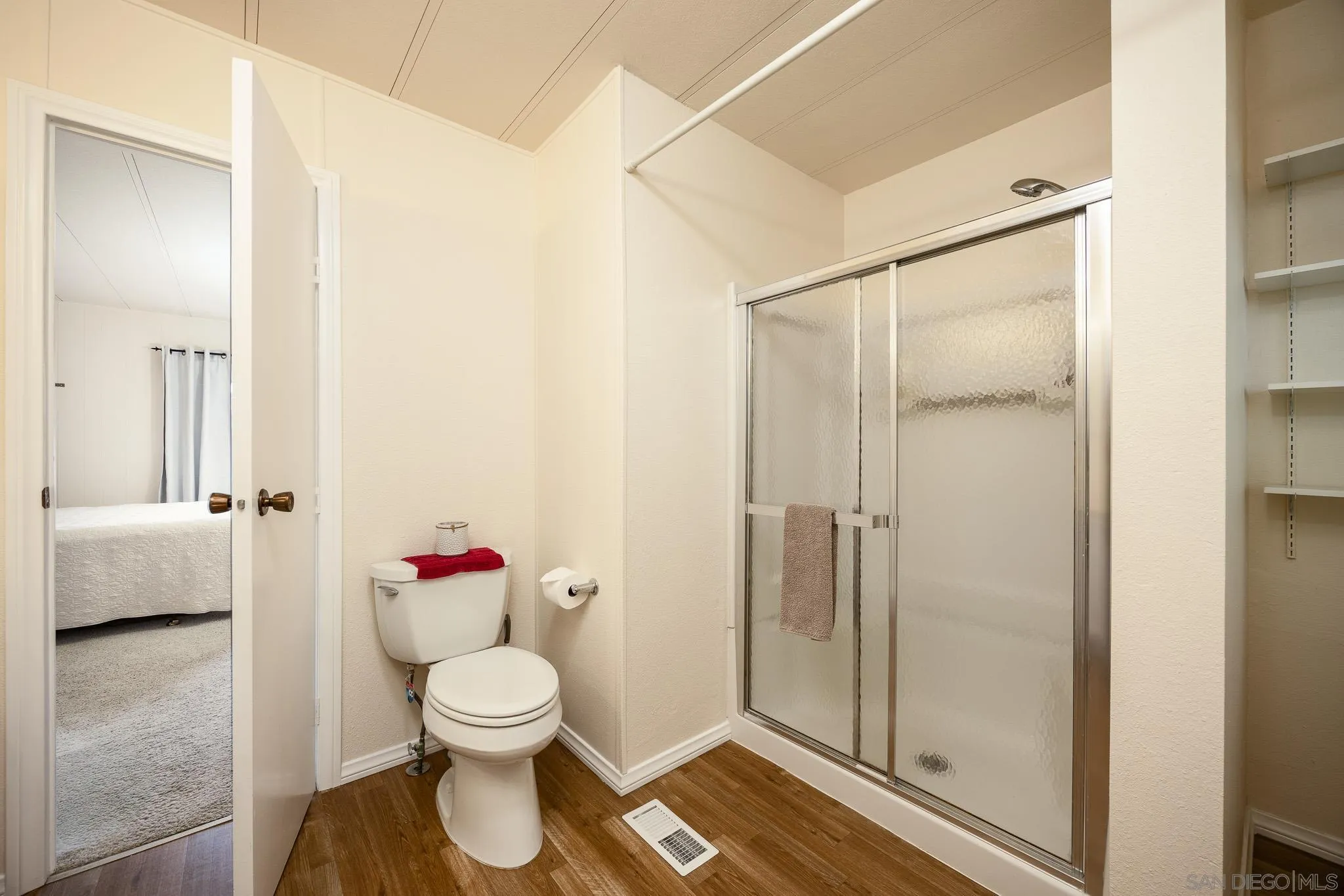 https://cdn.realtyfeed.com/cdn/127/250041839/075cd0c686c29a0e4ba6886a6d6ea720.webp