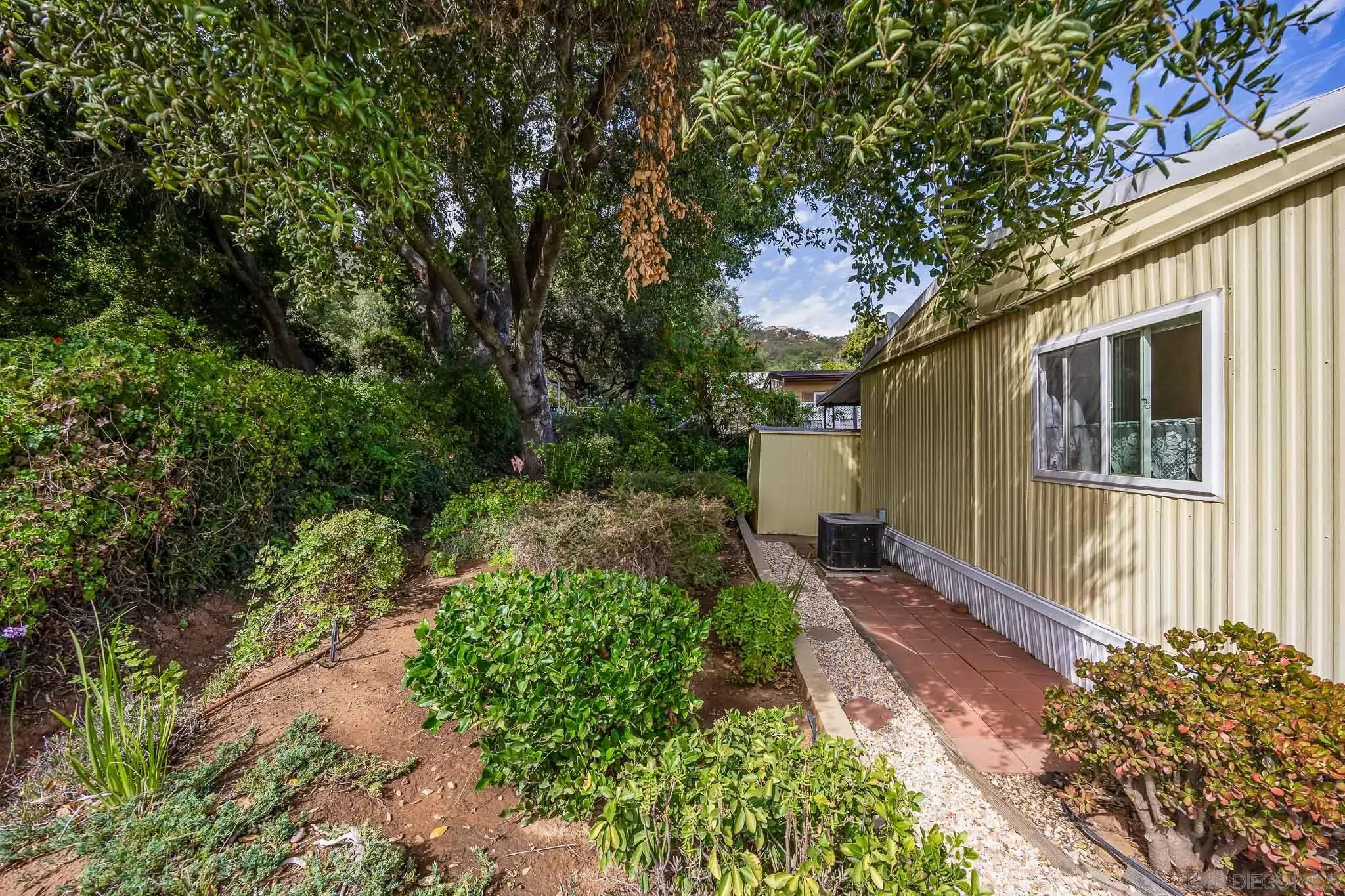 https://cdn.realtyfeed.com/cdn/127/250041839/4b9e65c8cda162554d5fd295bf0d31e2.webp