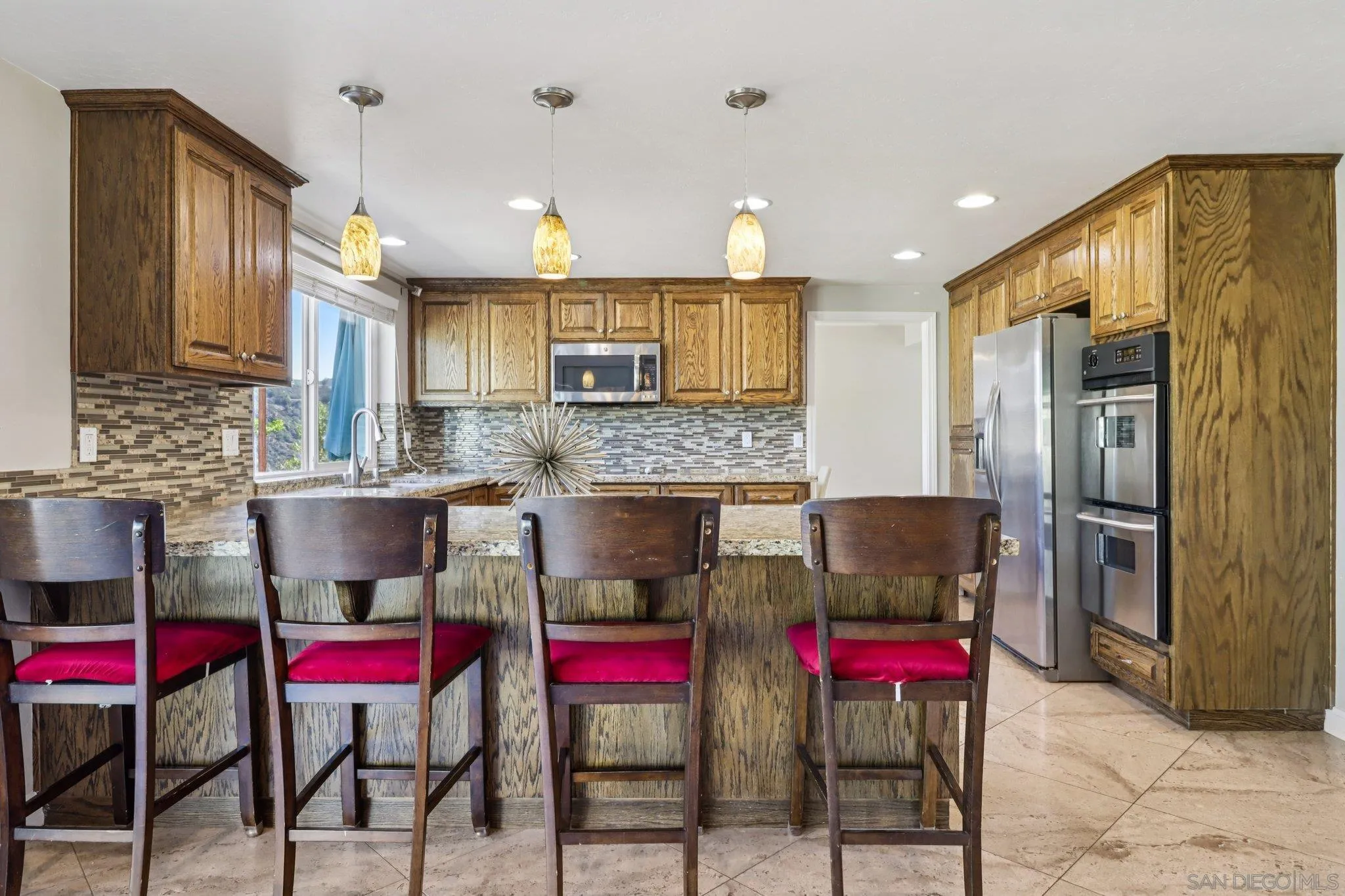 https://cdn.realtyfeed.com/cdn/127/250041841/0076206d4c0e8281556a5575f36f0737.webp