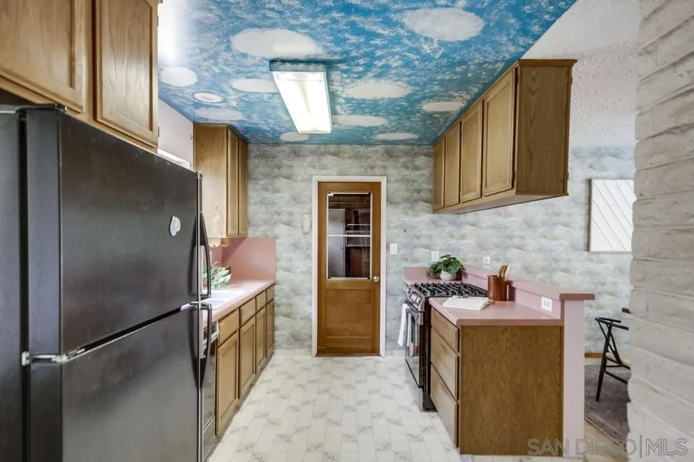 https://cdn.realtyfeed.com/cdn/127/250041843/f5a4bfbafd5182033d43deb3c749f676.webp