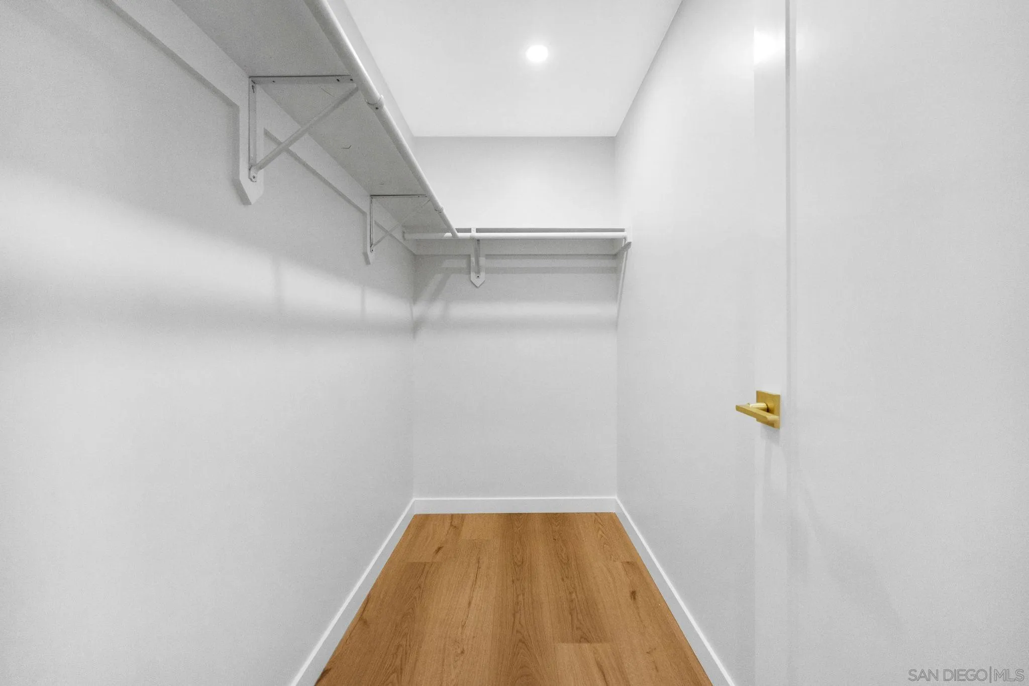 https://cdn.realtyfeed.com/cdn/127/250041844/a98914138bf493cce1e599d06e5c9531.webp