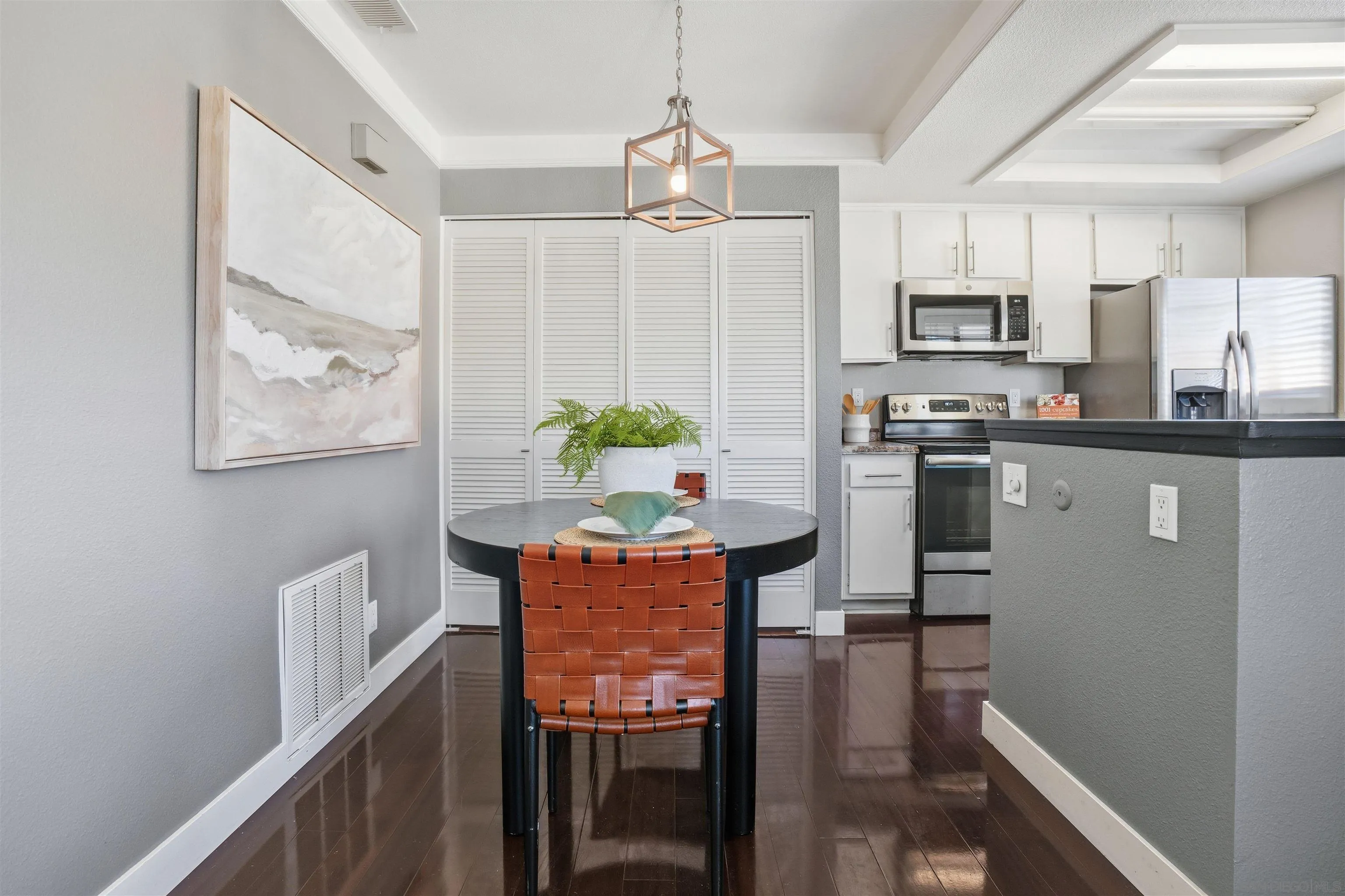 https://cdn.realtyfeed.com/cdn/127/250041849/1de06a93b7ab8adecf8211a9fa45f577.webp