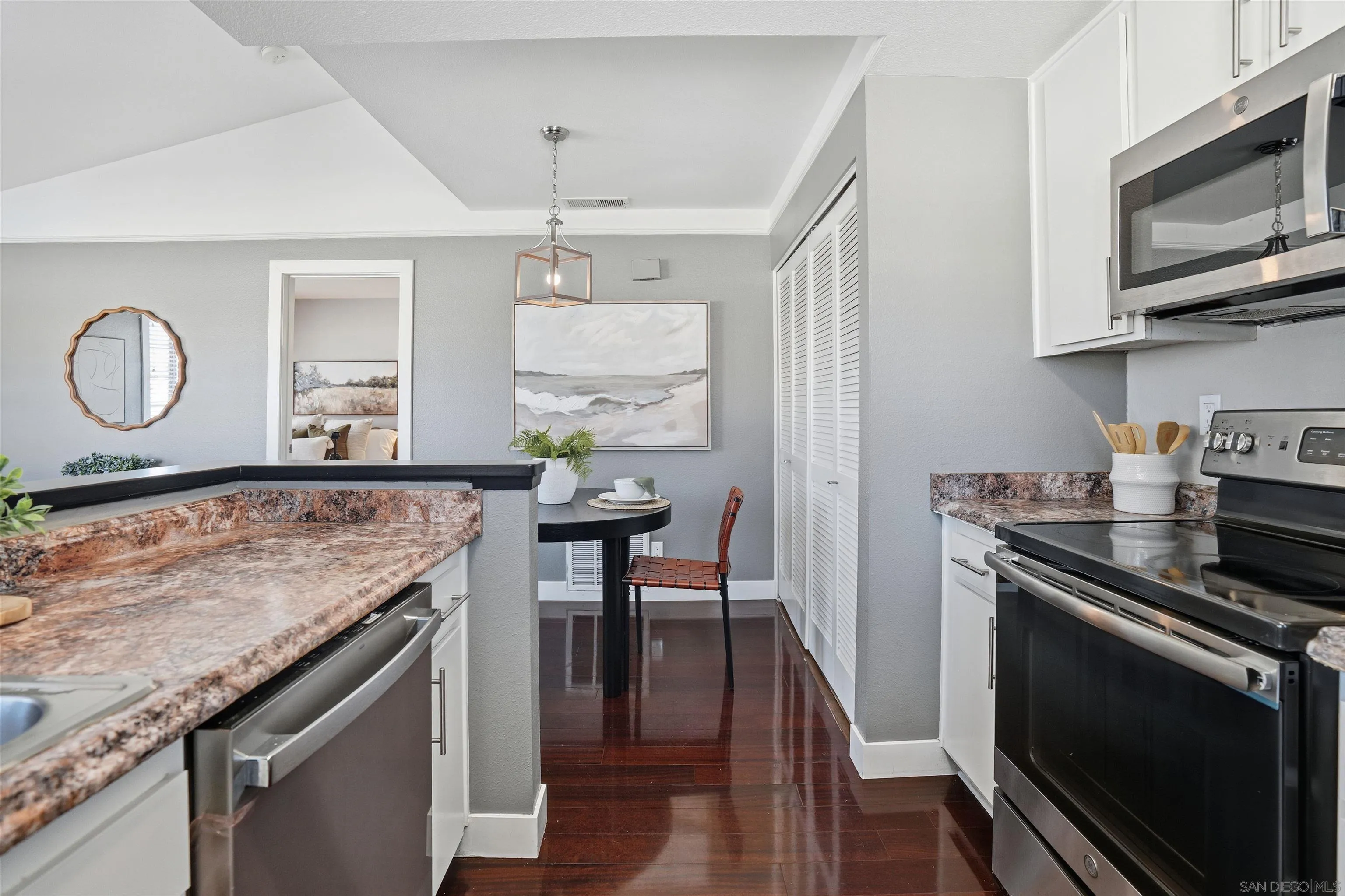 https://cdn.realtyfeed.com/cdn/127/250041849/57a25535b00618f13cdb8236ee3d6575.webp