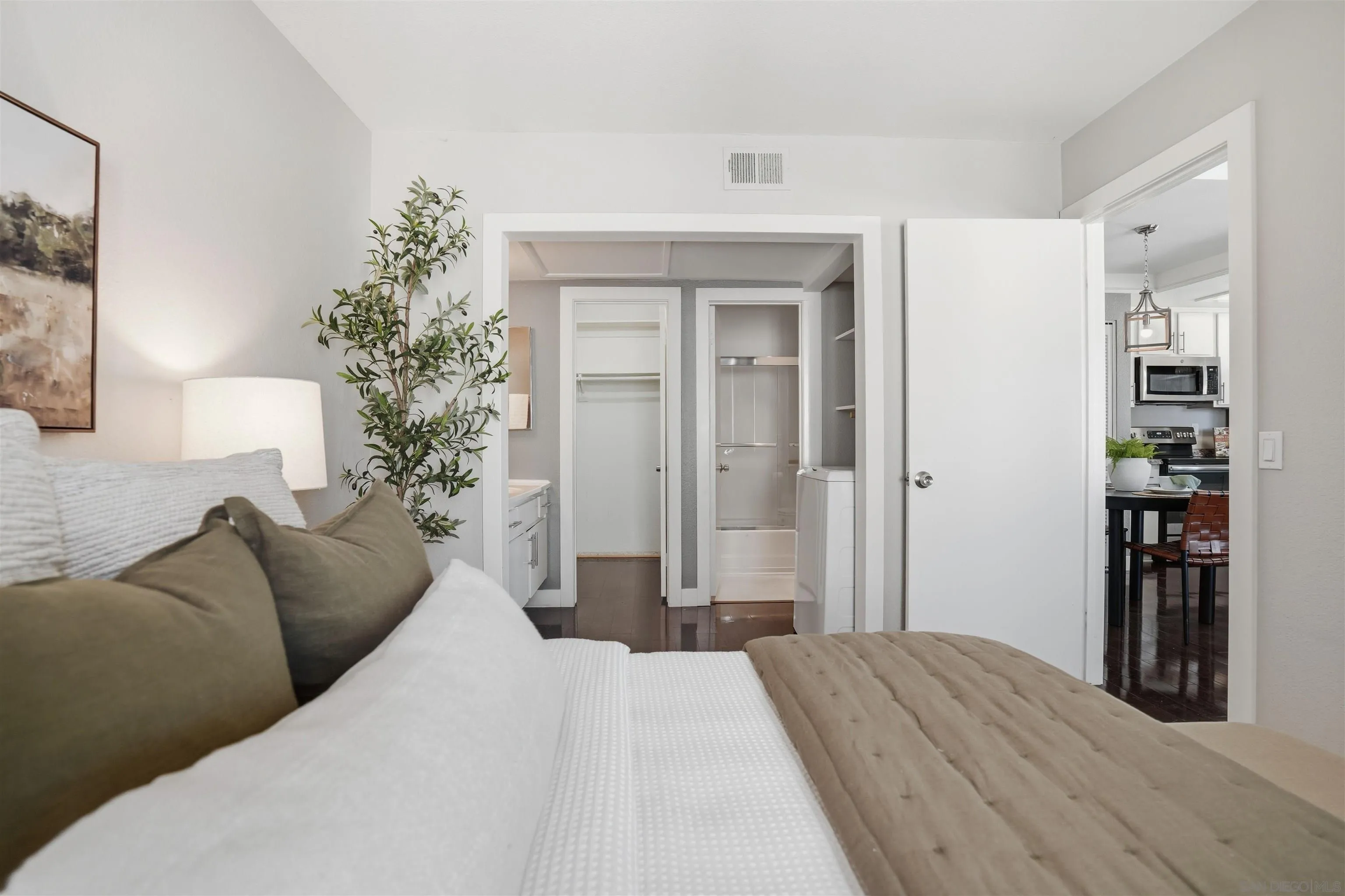 https://cdn.realtyfeed.com/cdn/127/250041849/6e1a227cf39e13c658688552107e1ae5.webp
