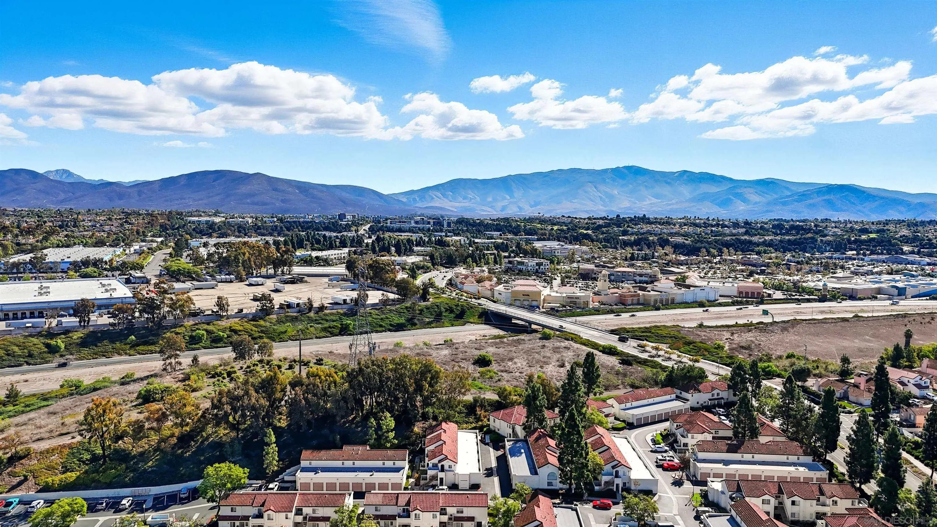 https://cdn.realtyfeed.com/cdn/127/250041849/ae8da77f20f0fce2b4986408ec20c368.webp