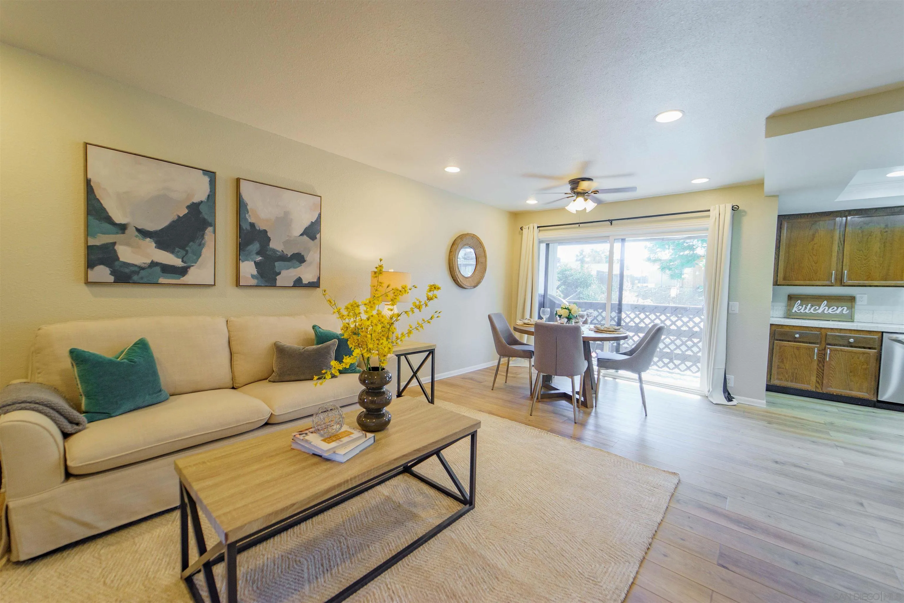 Photo #2: 250041852 Listing 
