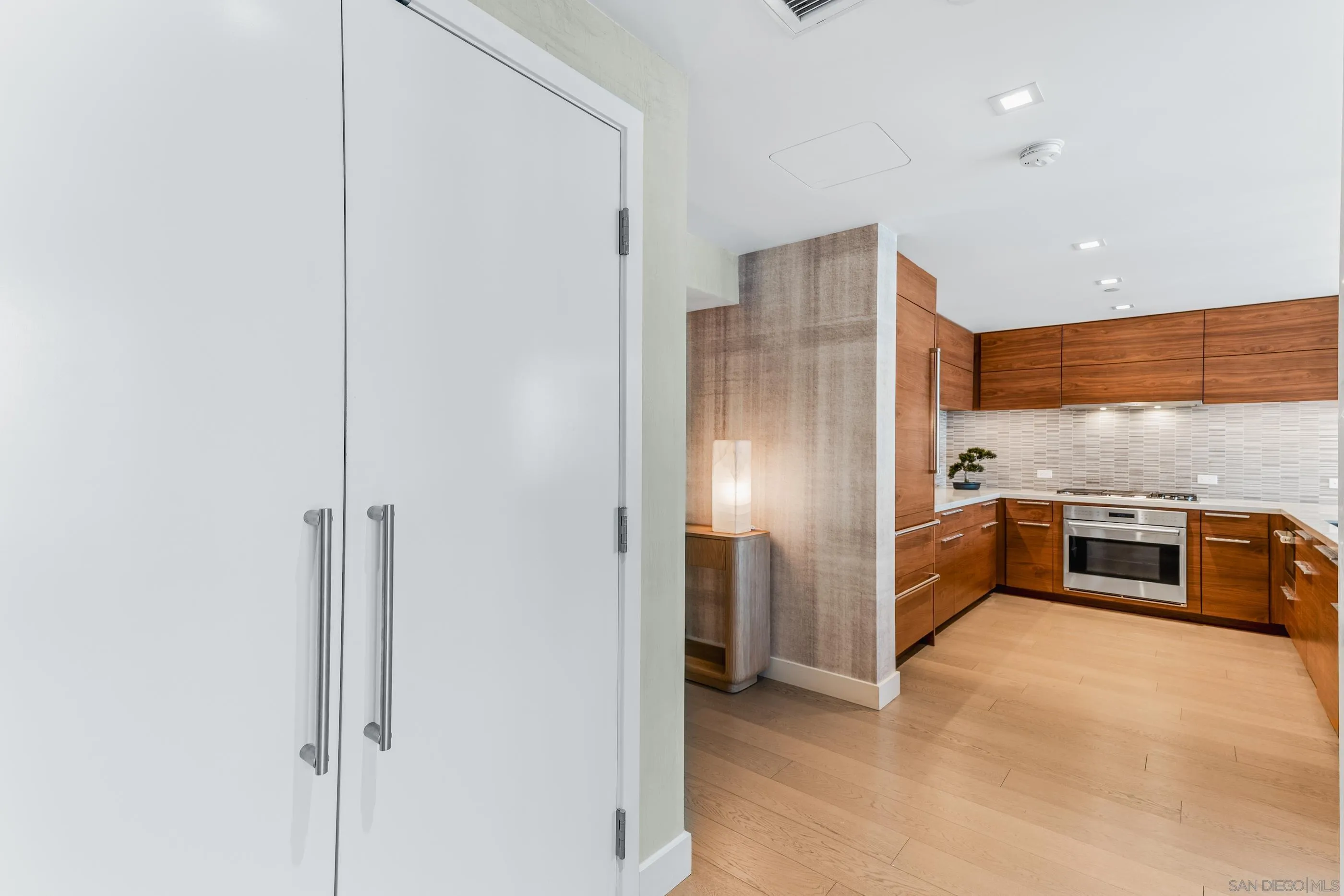 https://cdn.realtyfeed.com/cdn/127/250041853/60cc610e935b0417eb7826d187308271.webp