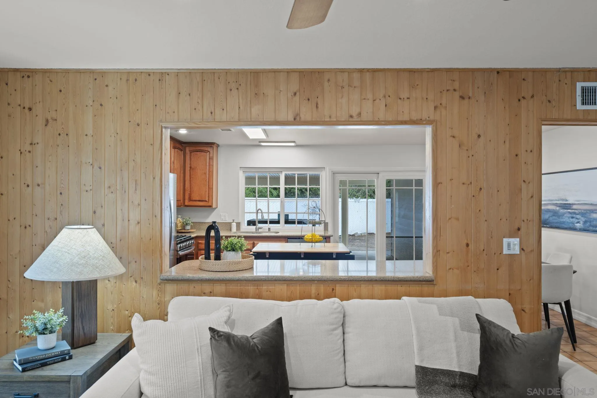 https://cdn.realtyfeed.com/cdn/127/250041854/04cbdd0f38268fa0af3471f817ba32b8.webp