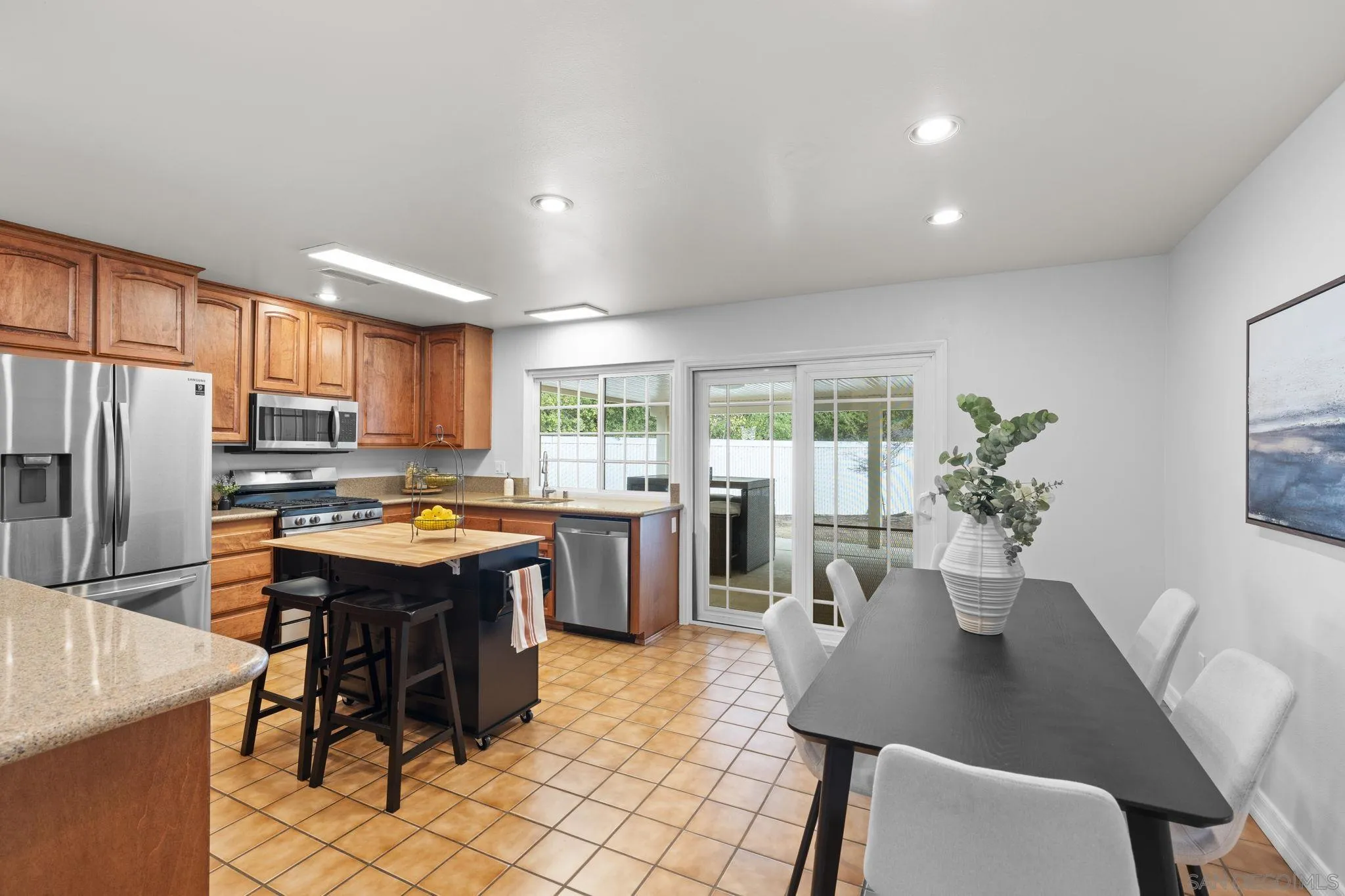 https://cdn.realtyfeed.com/cdn/127/250041854/1becc25e37ef75750069a8e881efe0c5.webp