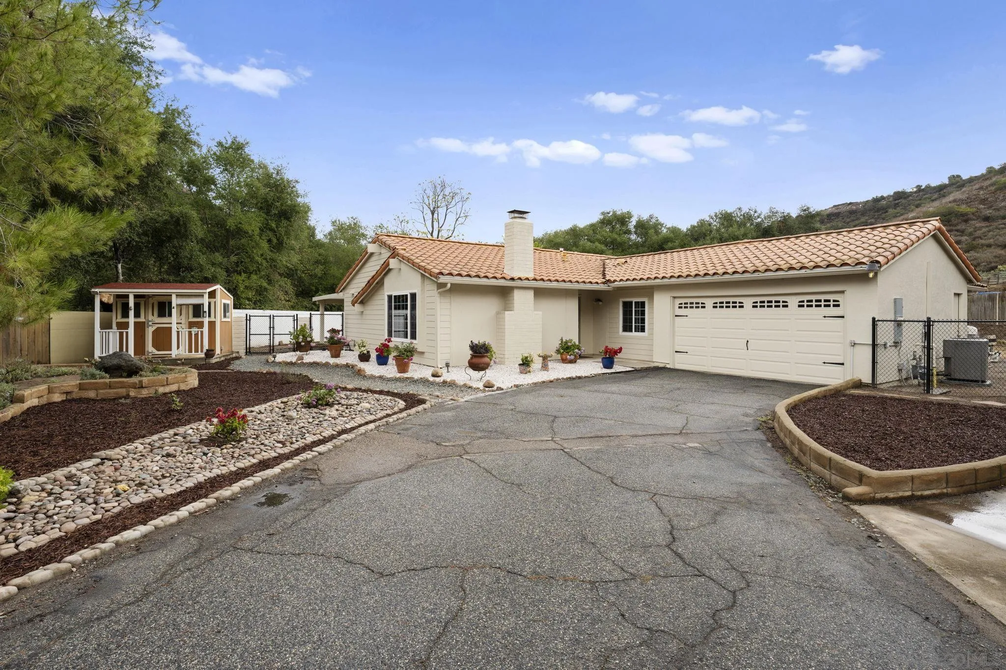 https://cdn.realtyfeed.com/cdn/127/250041854/9bc55a511c621260360196ba0d407a2d.webp