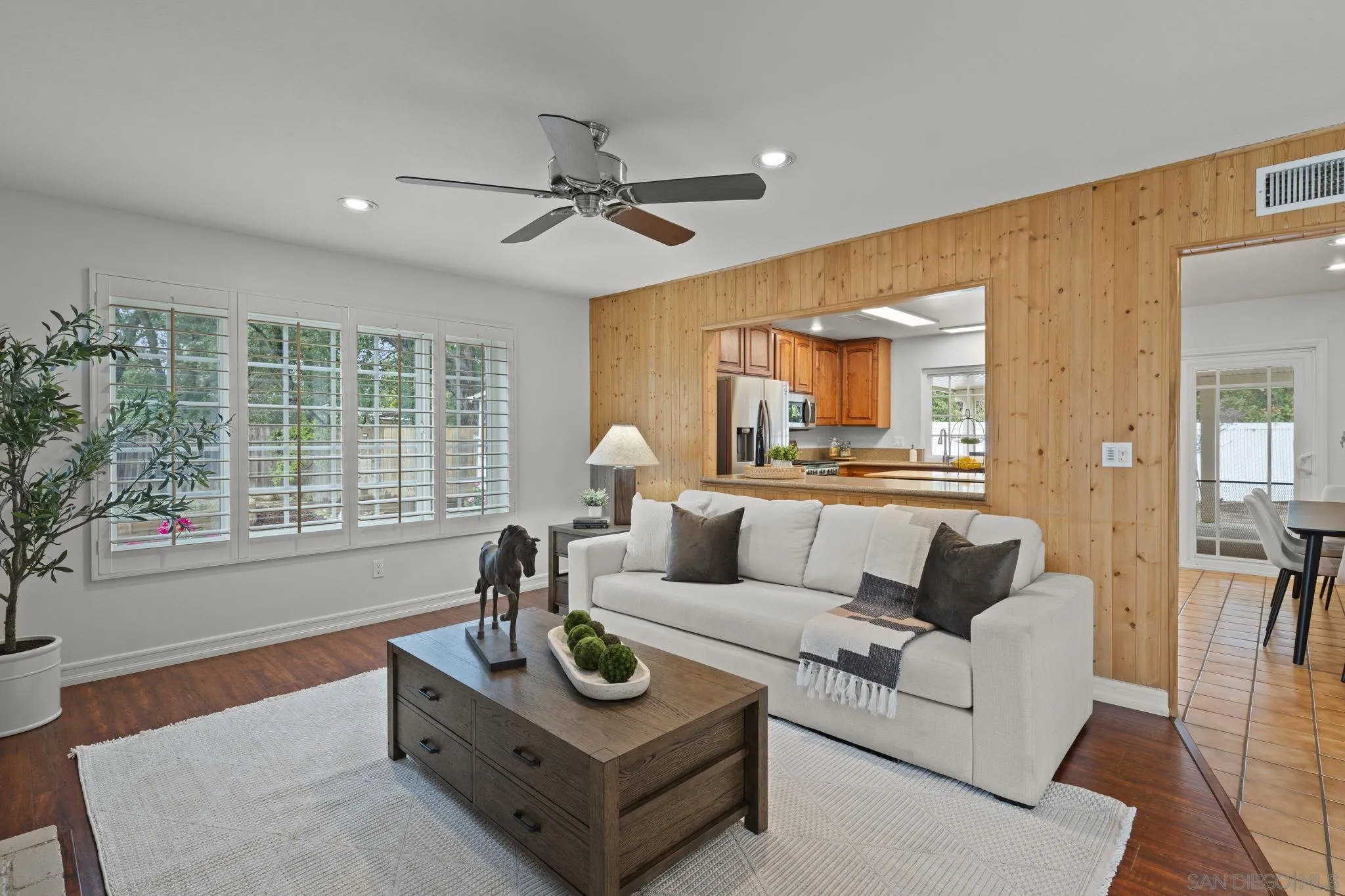 https://cdn.realtyfeed.com/cdn/127/250041854/a1d6af96c822c1eb1e45a2a5fc240df9.webp