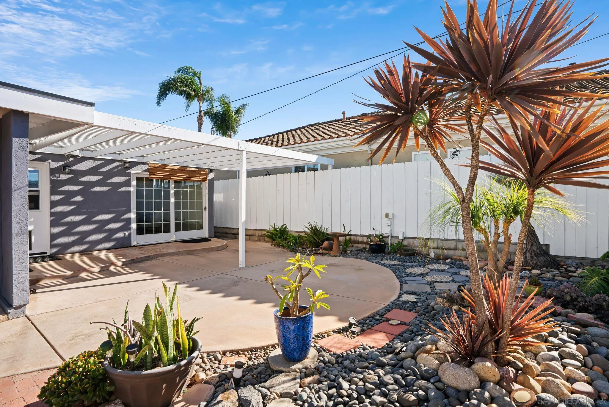 https://cdn.realtyfeed.com/cdn/127/250041858/a42897f0ccdc67c5ecb517ad68146a41.webp
