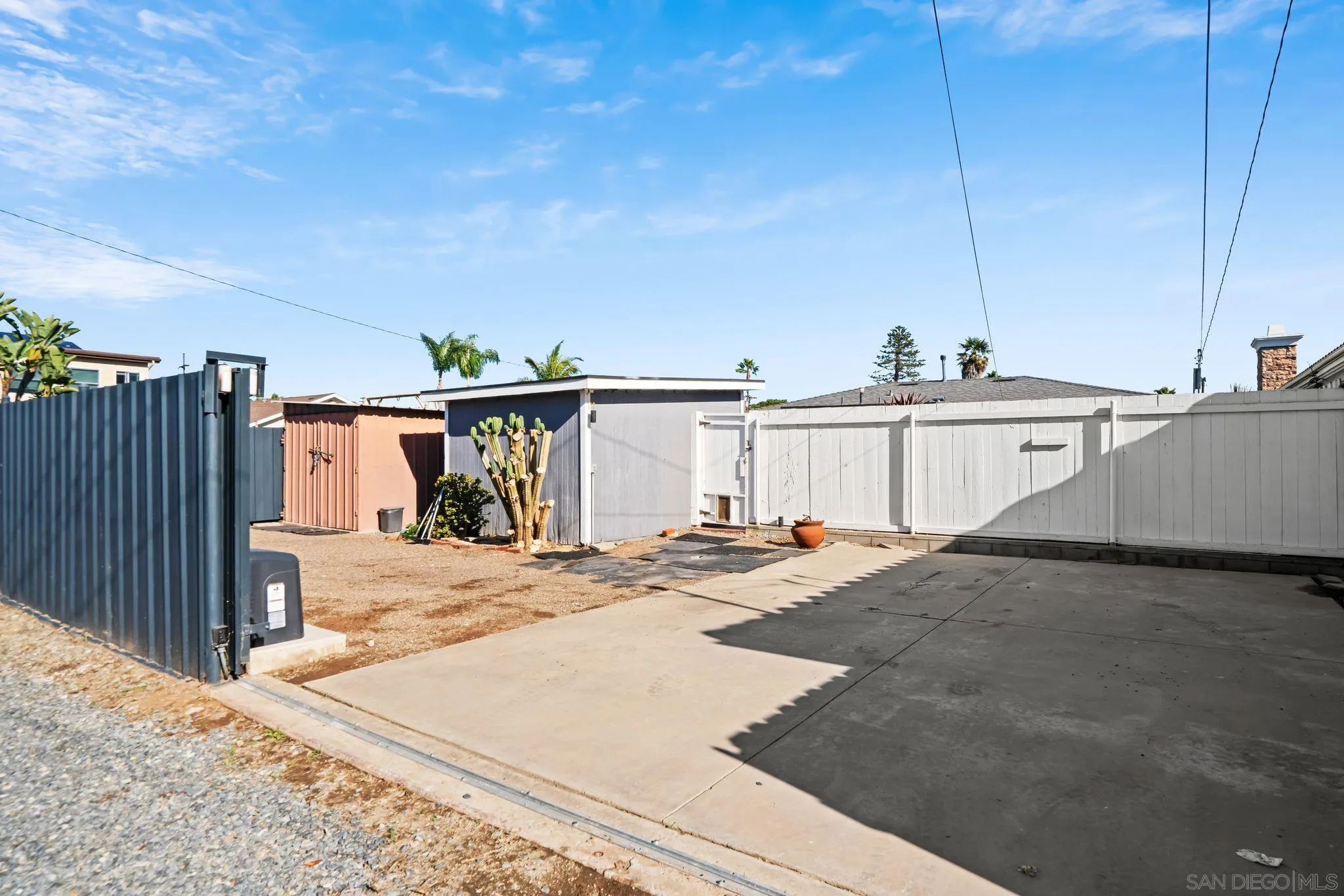 https://cdn.realtyfeed.com/cdn/127/250041858/f4d80de92bfcd7587e081aa466a7775f.webp