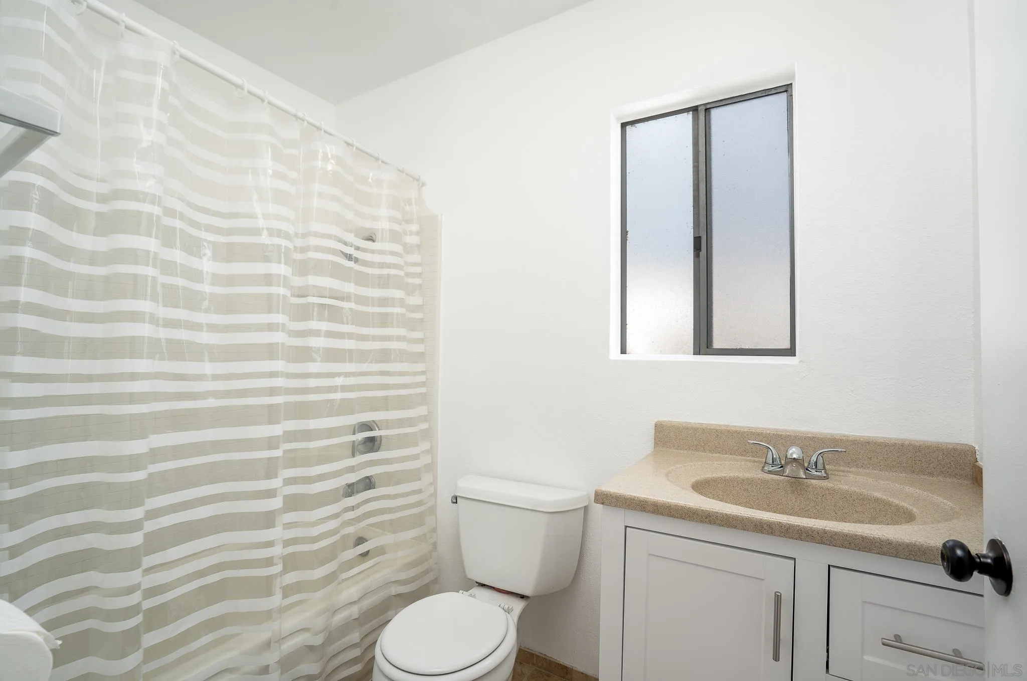 https://cdn.realtyfeed.com/cdn/127/250041860/0cecb4e9ee3f999153ff1ea67c54827b.webp