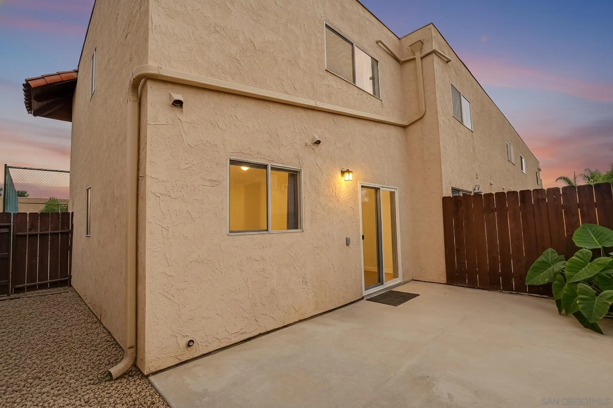 https://cdn.realtyfeed.com/cdn/127/250041860/1aa061f8794ed7f271d4ce69649d6b6d.webp