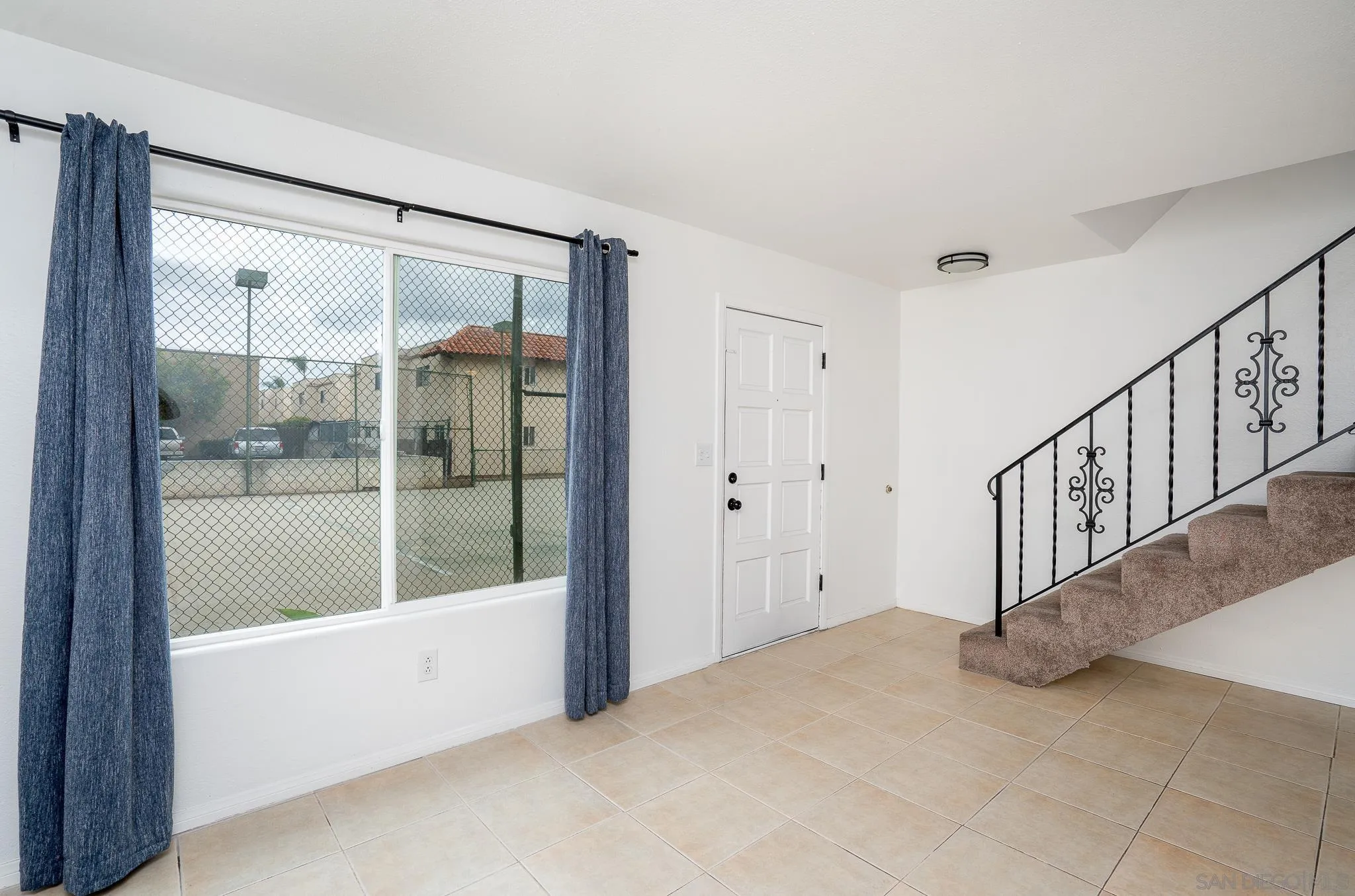 https://cdn.realtyfeed.com/cdn/127/250041860/7b0b9bbbefb64628c3df46cccf5d35db.webp