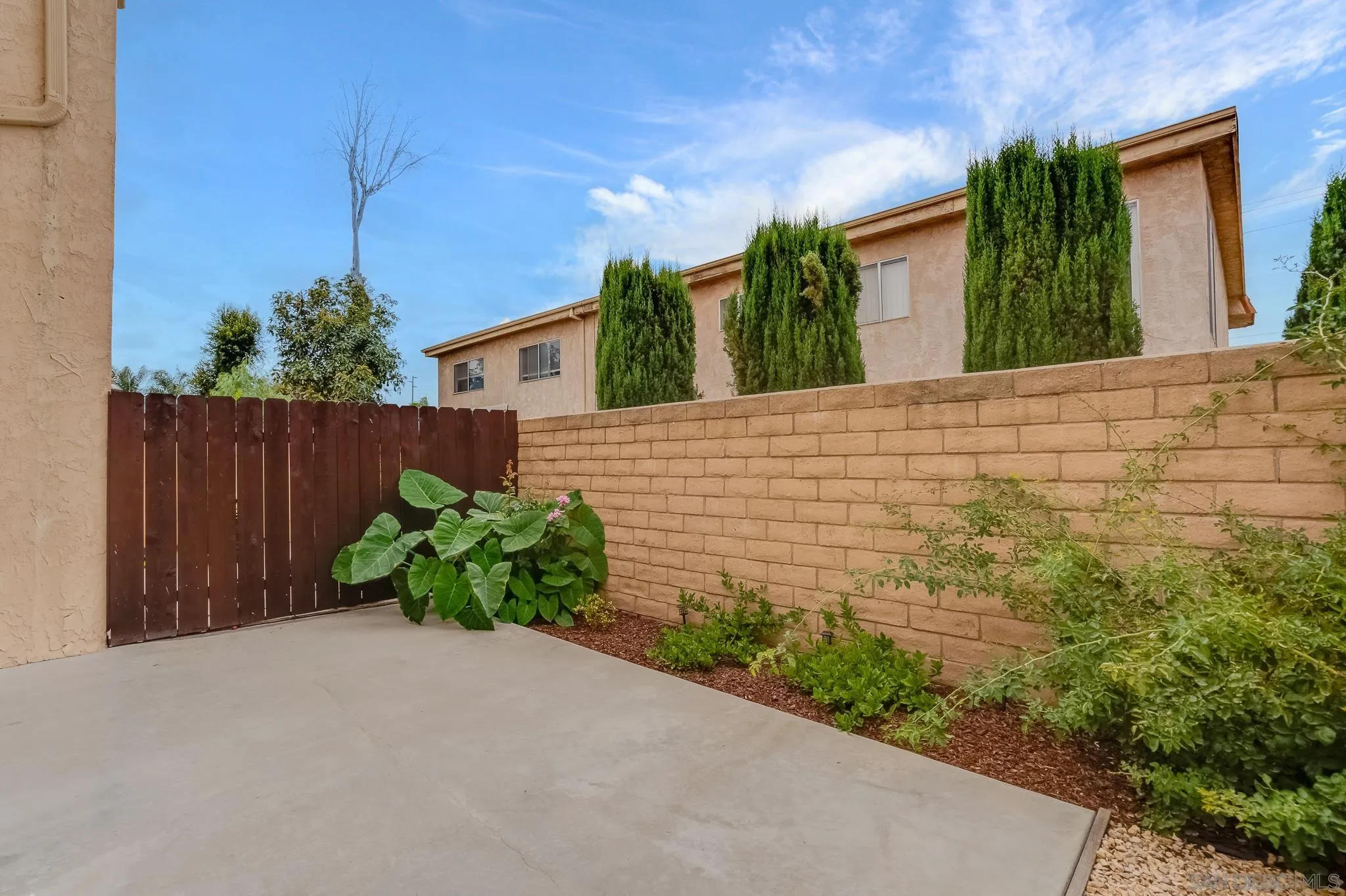 https://cdn.realtyfeed.com/cdn/127/250041860/7ee1a8e9f9a041b5aec0d8868b0023e4.webp