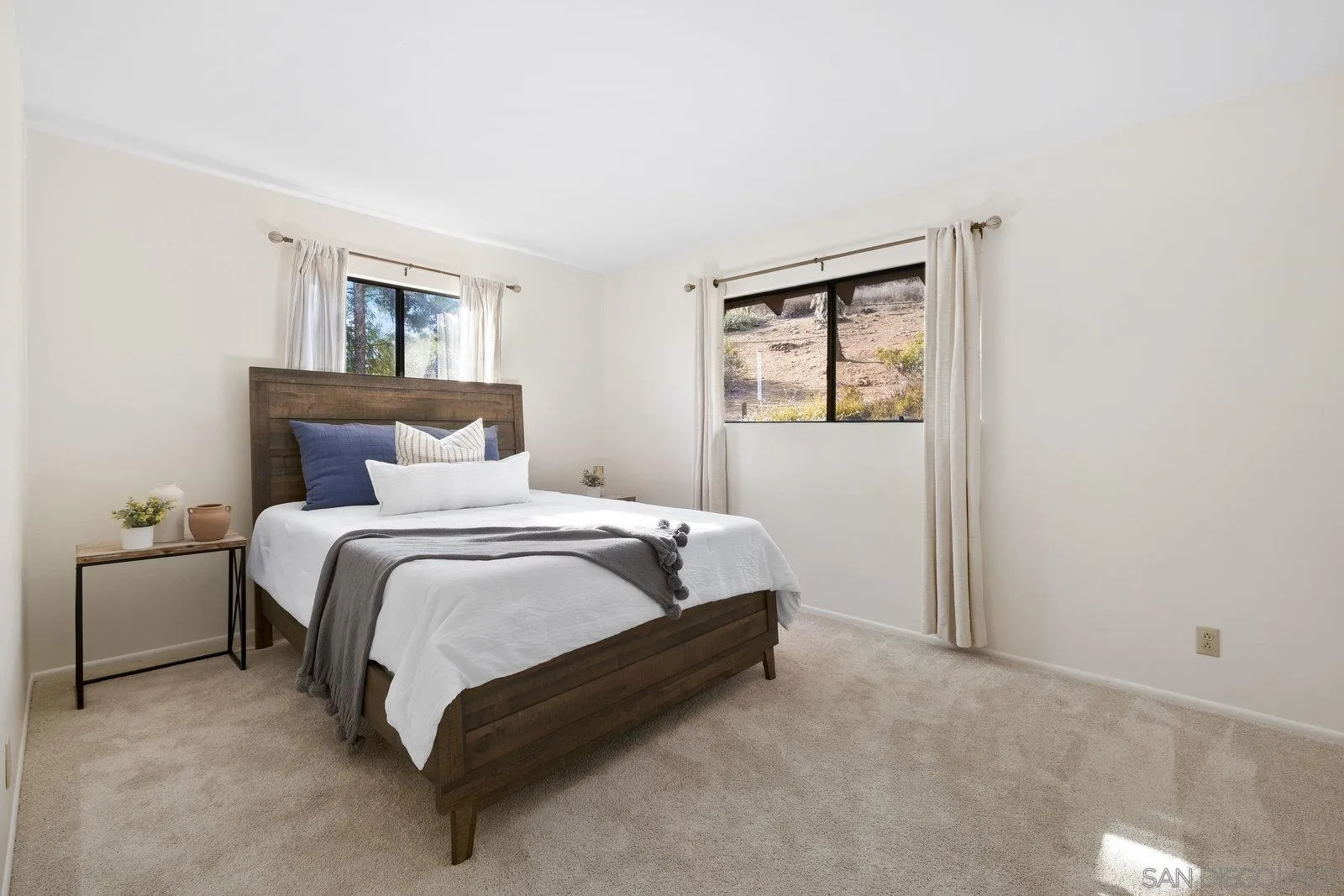 https://cdn.realtyfeed.com/cdn/127/250041863/0e6f4e86af0d3ba589aa6822ac610725.webp