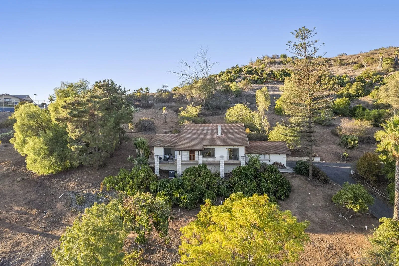 https://cdn.realtyfeed.com/cdn/127/250041863/2759be25aef24ea0ef0e98f9d7c5d248.webp