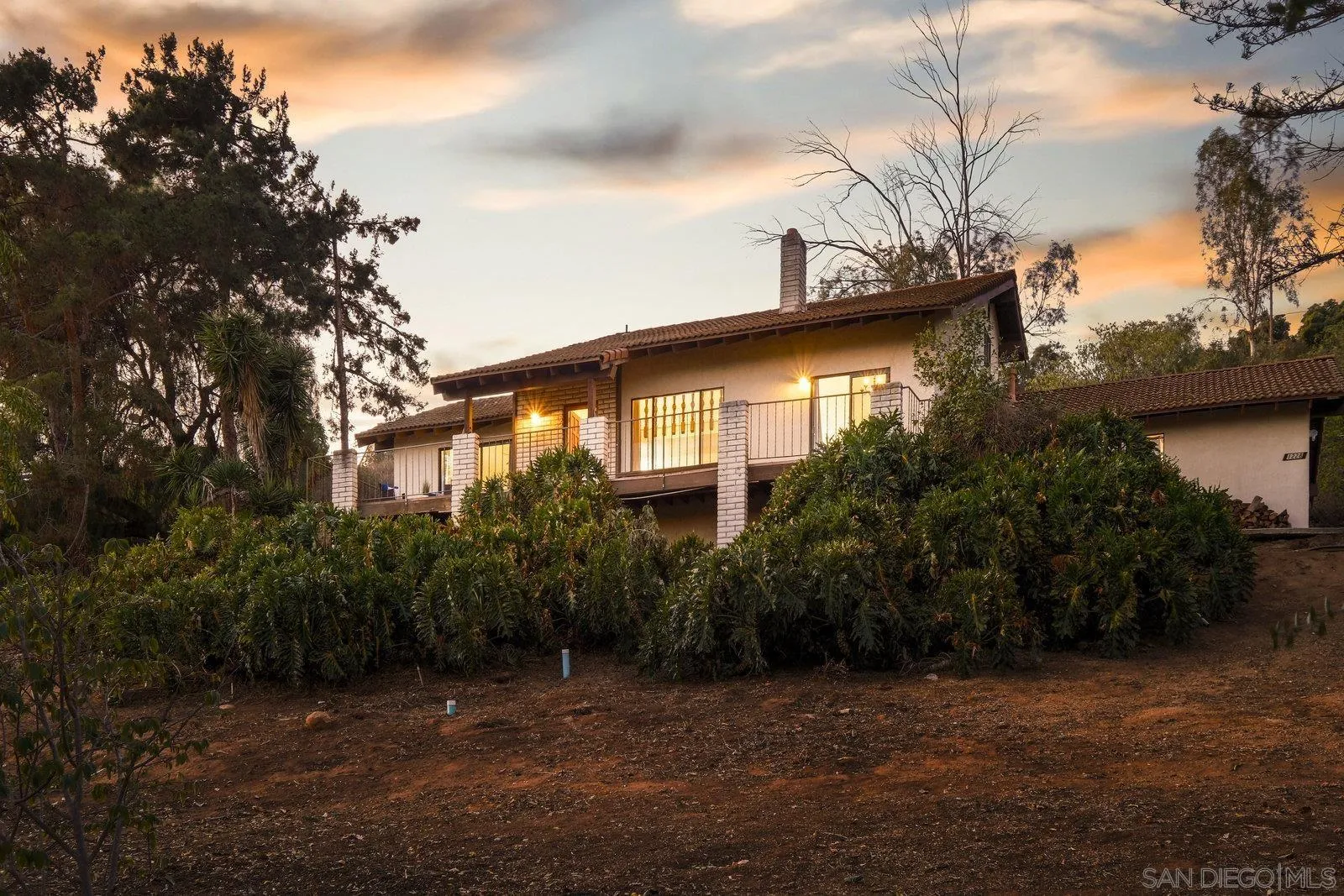 https://cdn.realtyfeed.com/cdn/127/250041863/b83e96405332370a79cec4c953e62467.webp