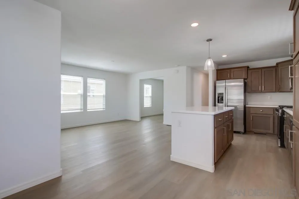 https://cdn.realtyfeed.com/cdn/127/250041864/9fc8b678ac218c4ae0c20e47030225ab.webp