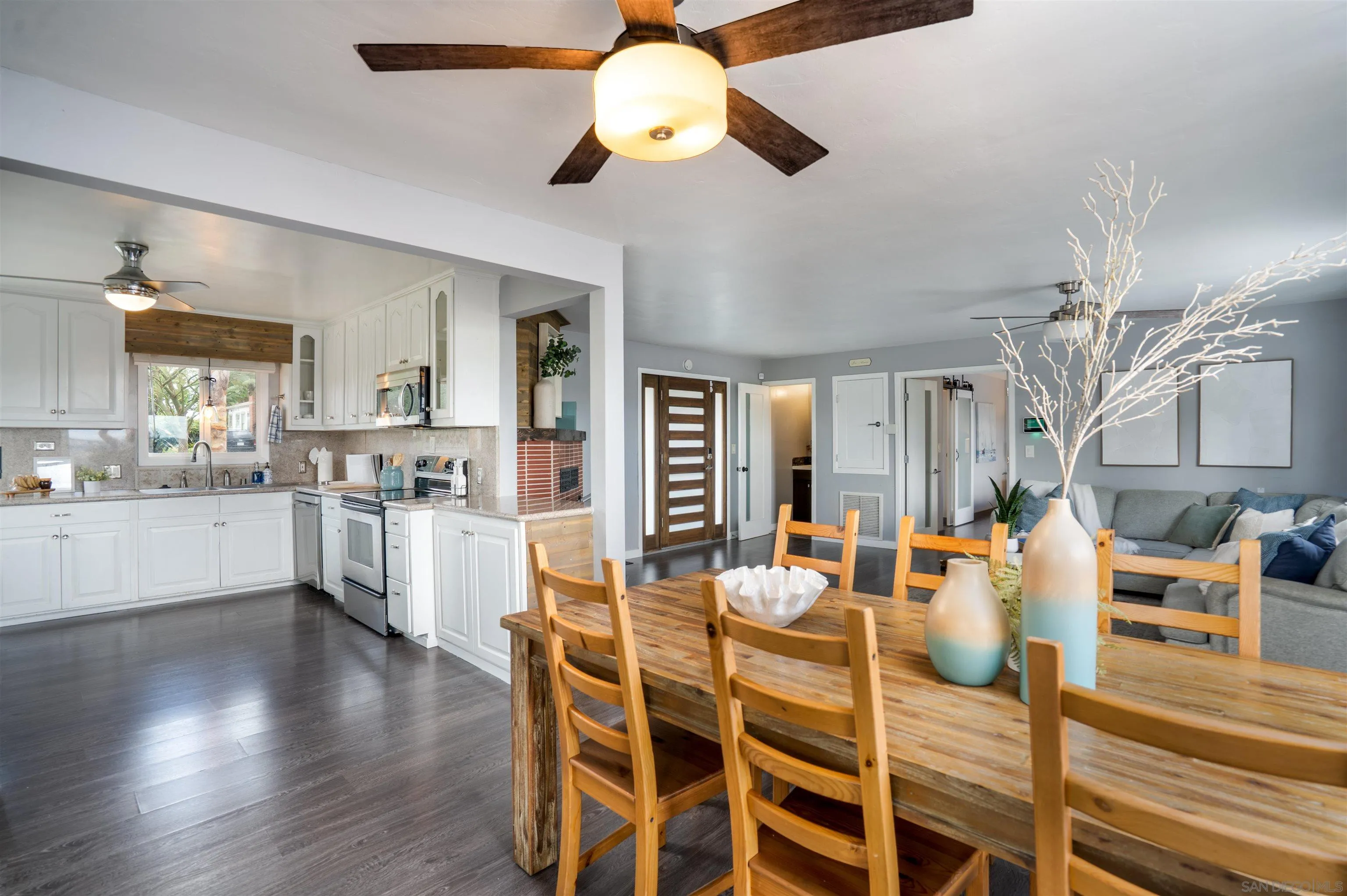 https://cdn.realtyfeed.com/cdn/127/250041869/9f9bbda5a0b4b7969a9df399f69e0b96.webp