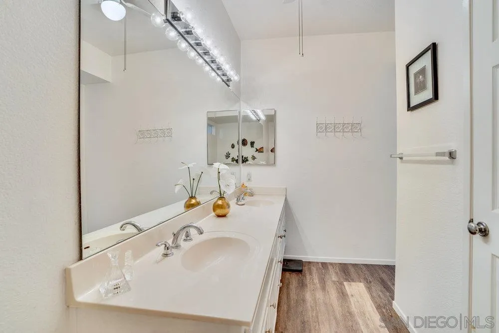 https://cdn.realtyfeed.com/cdn/127/250041873/83f783f6c4edb7d2bf484f9330864df9.webp